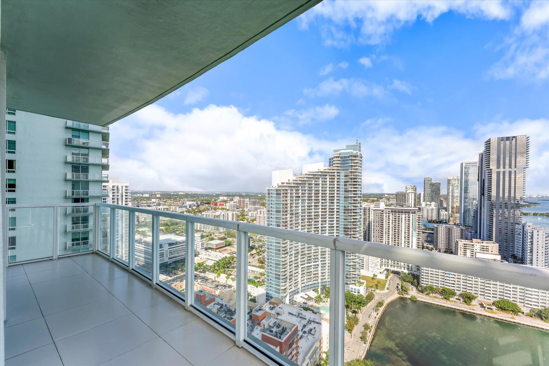 1900 N Bayshore Drive 3702