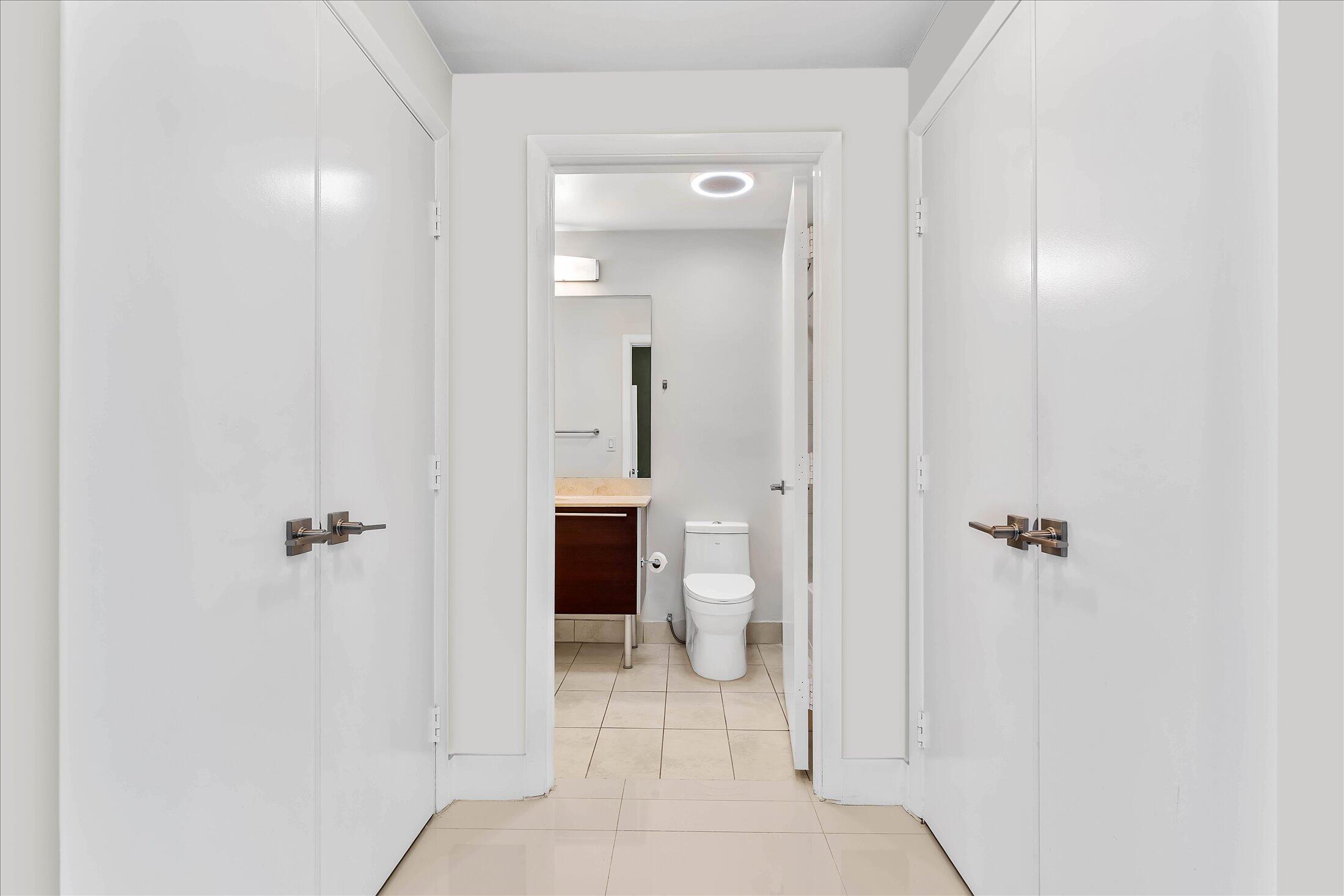 1900 N Bayshore Drive 3702