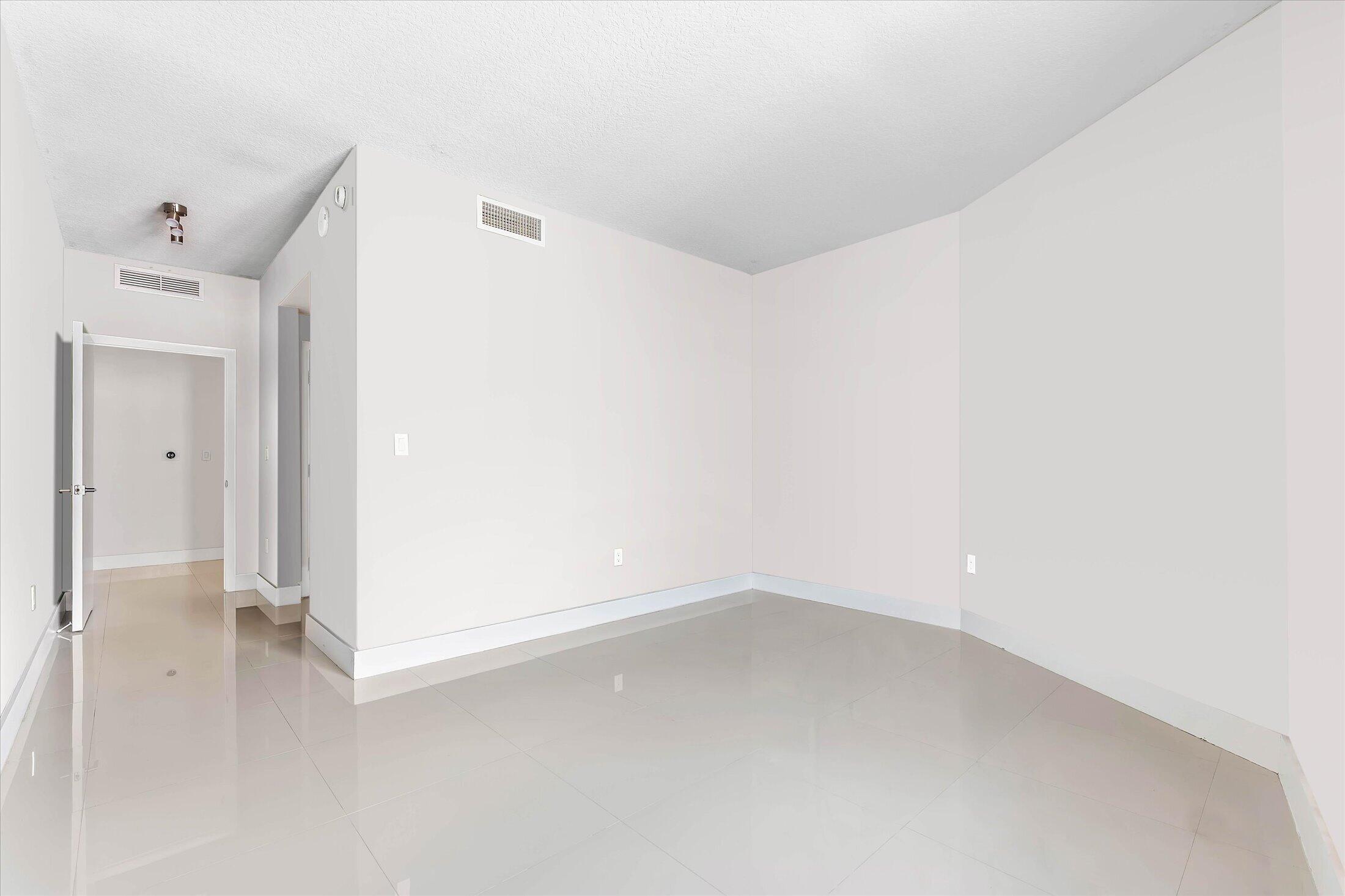 1900 N Bayshore Drive 3702