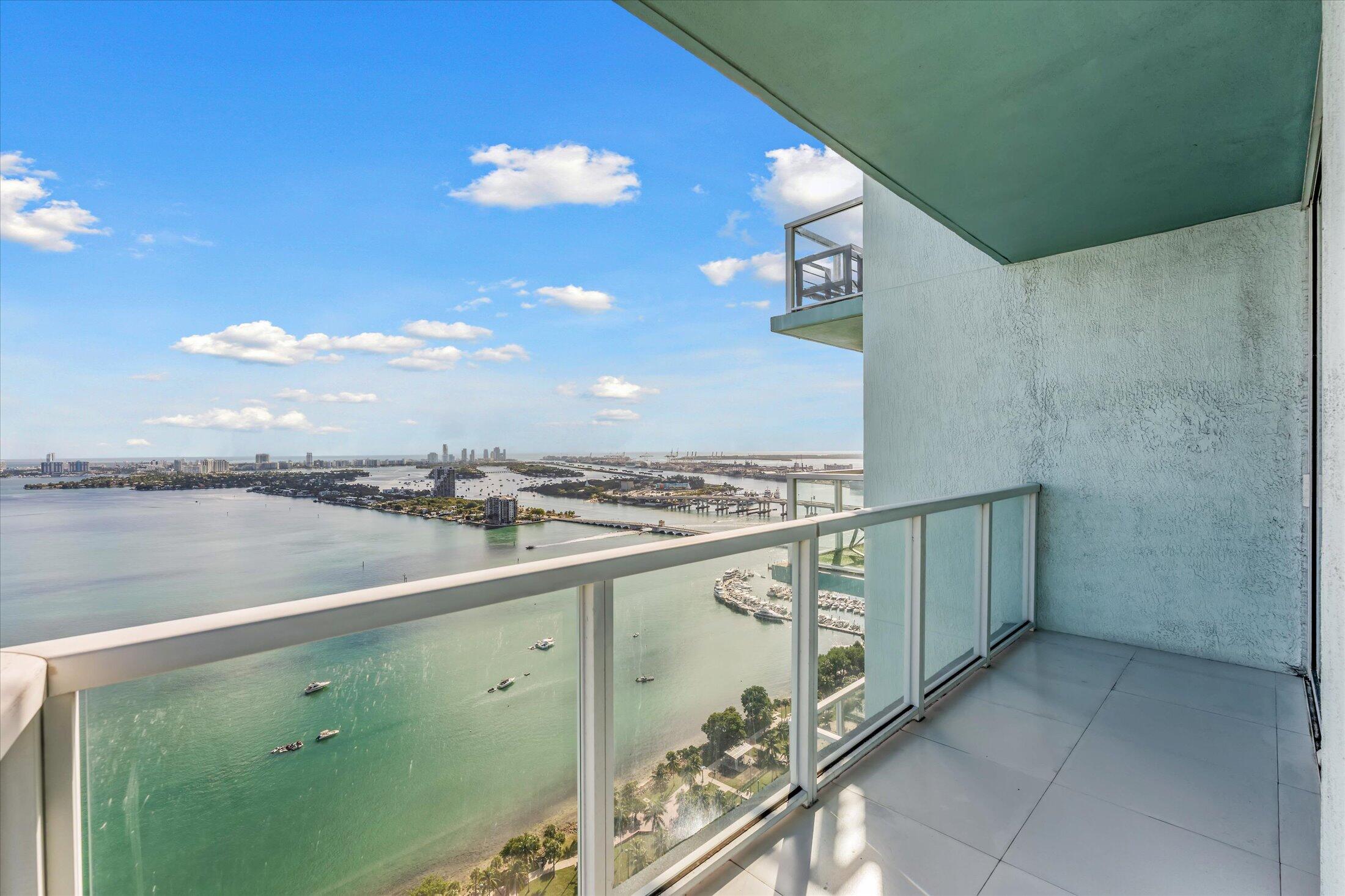 1900 N Bayshore Drive 3702