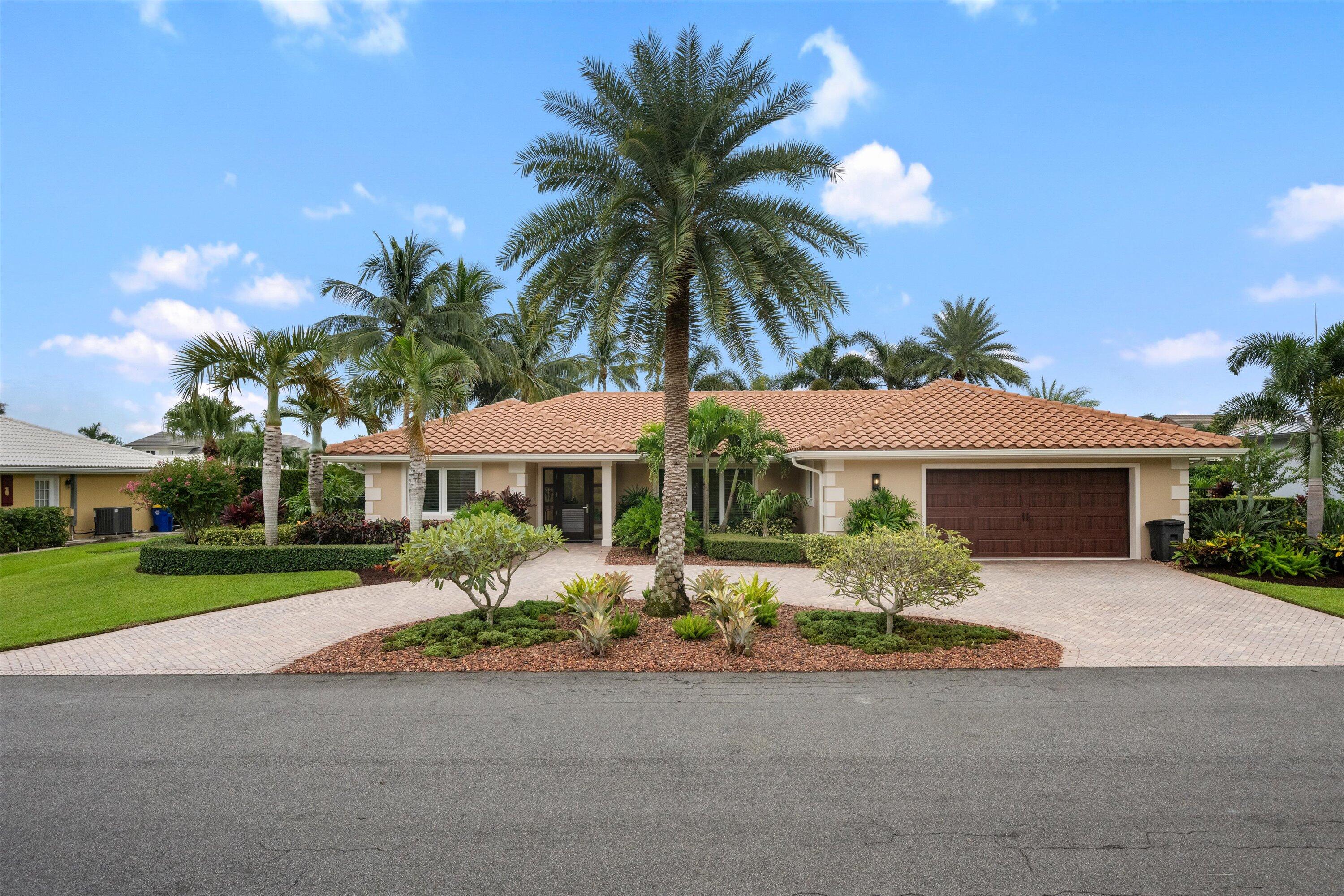 8884 SE Pelican Island Way