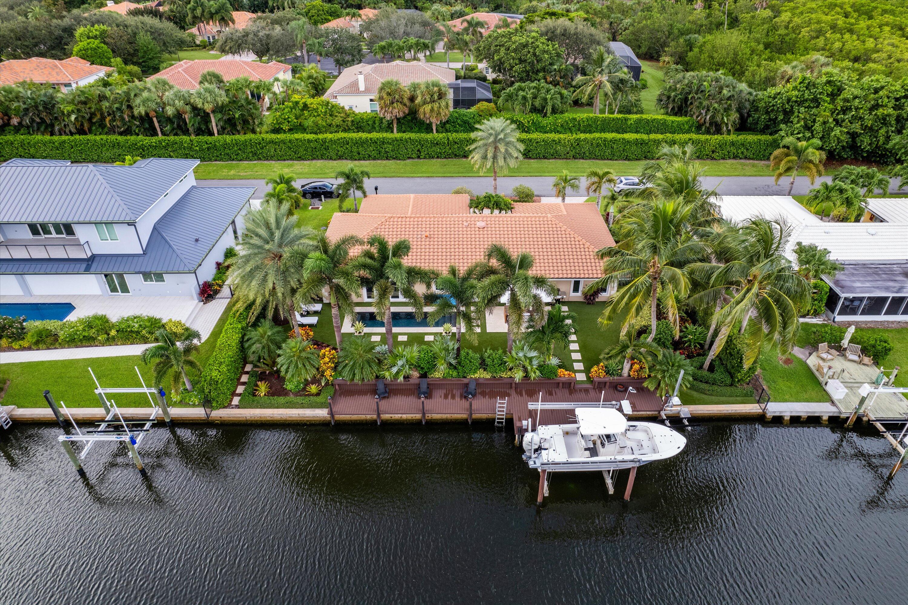 8884 SE Pelican Island Way