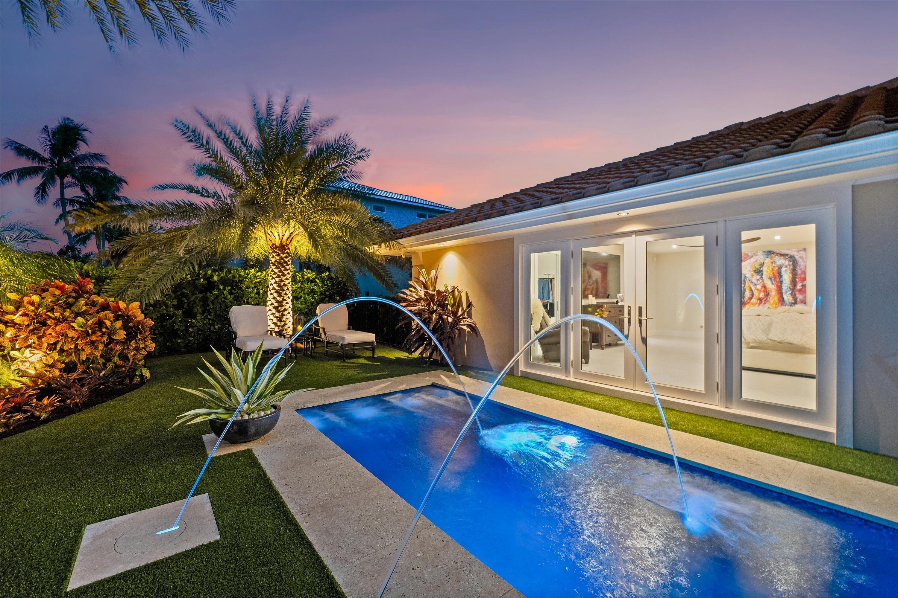 8884 SE Pelican Island Way