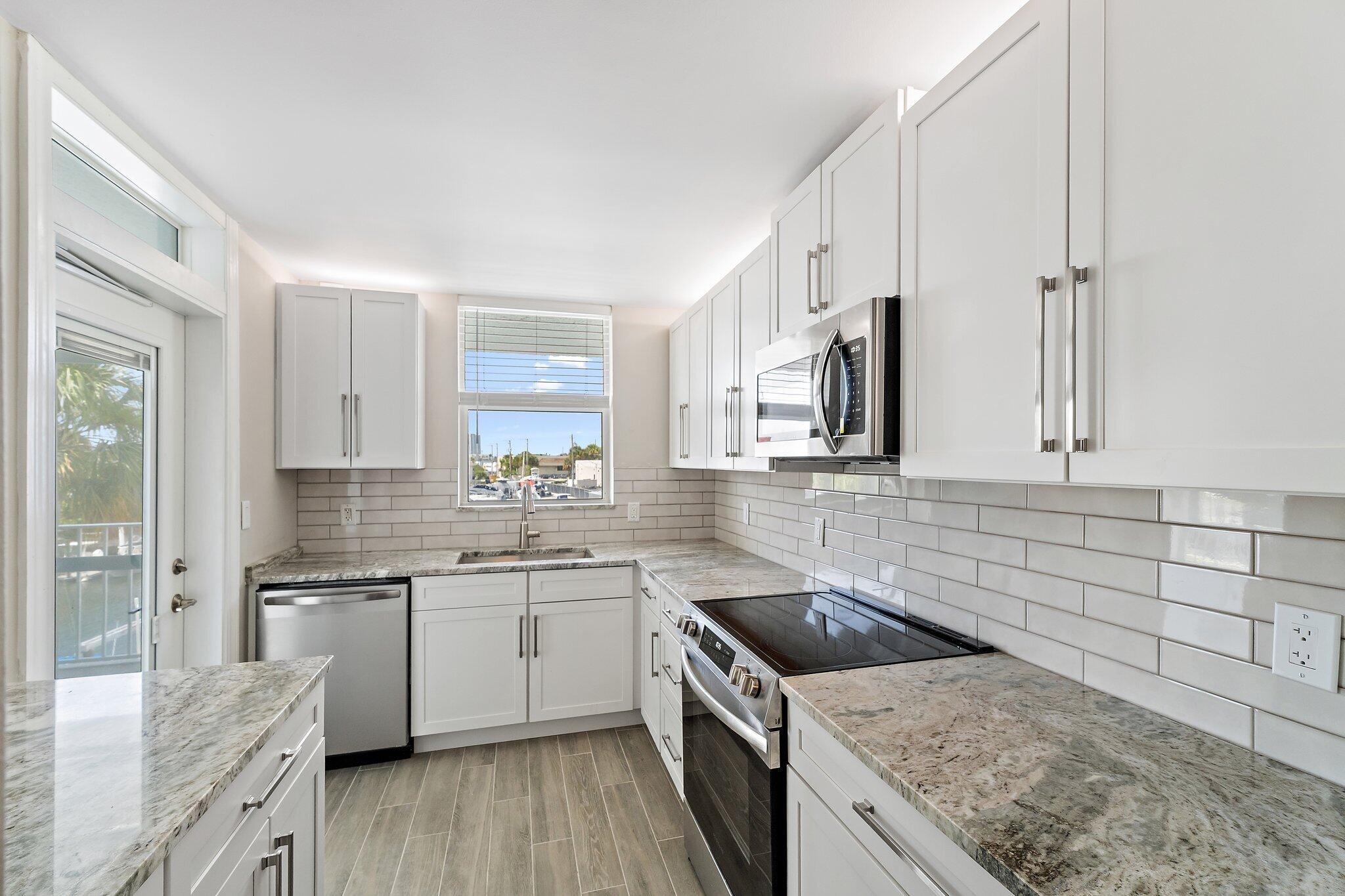 108 Paradise Harbour Boulevard 314