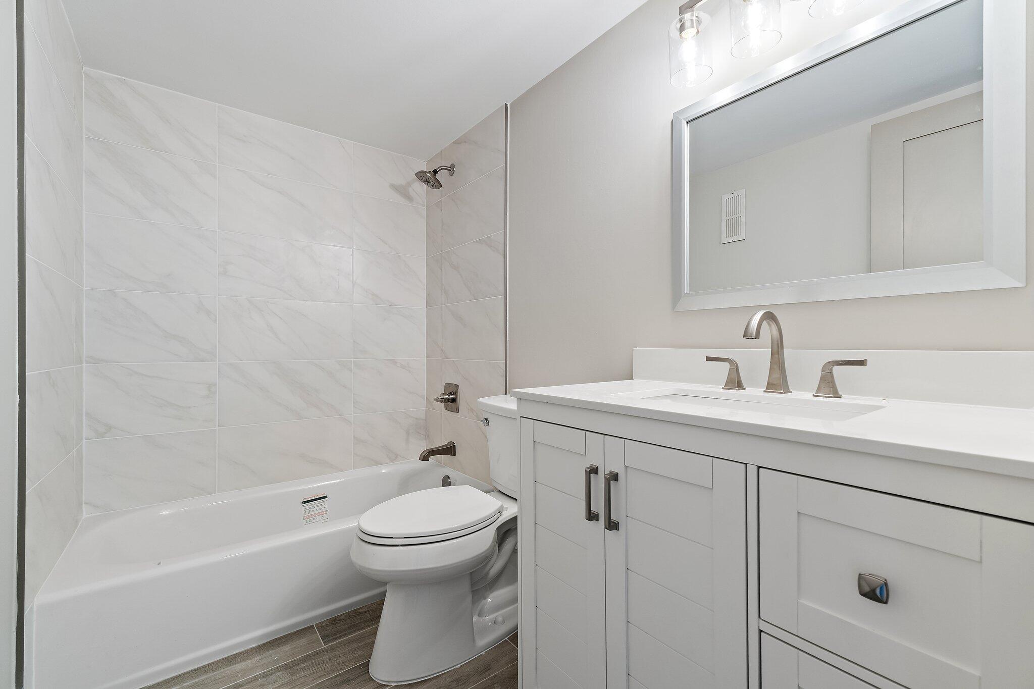 108 Paradise Harbour Boulevard 314