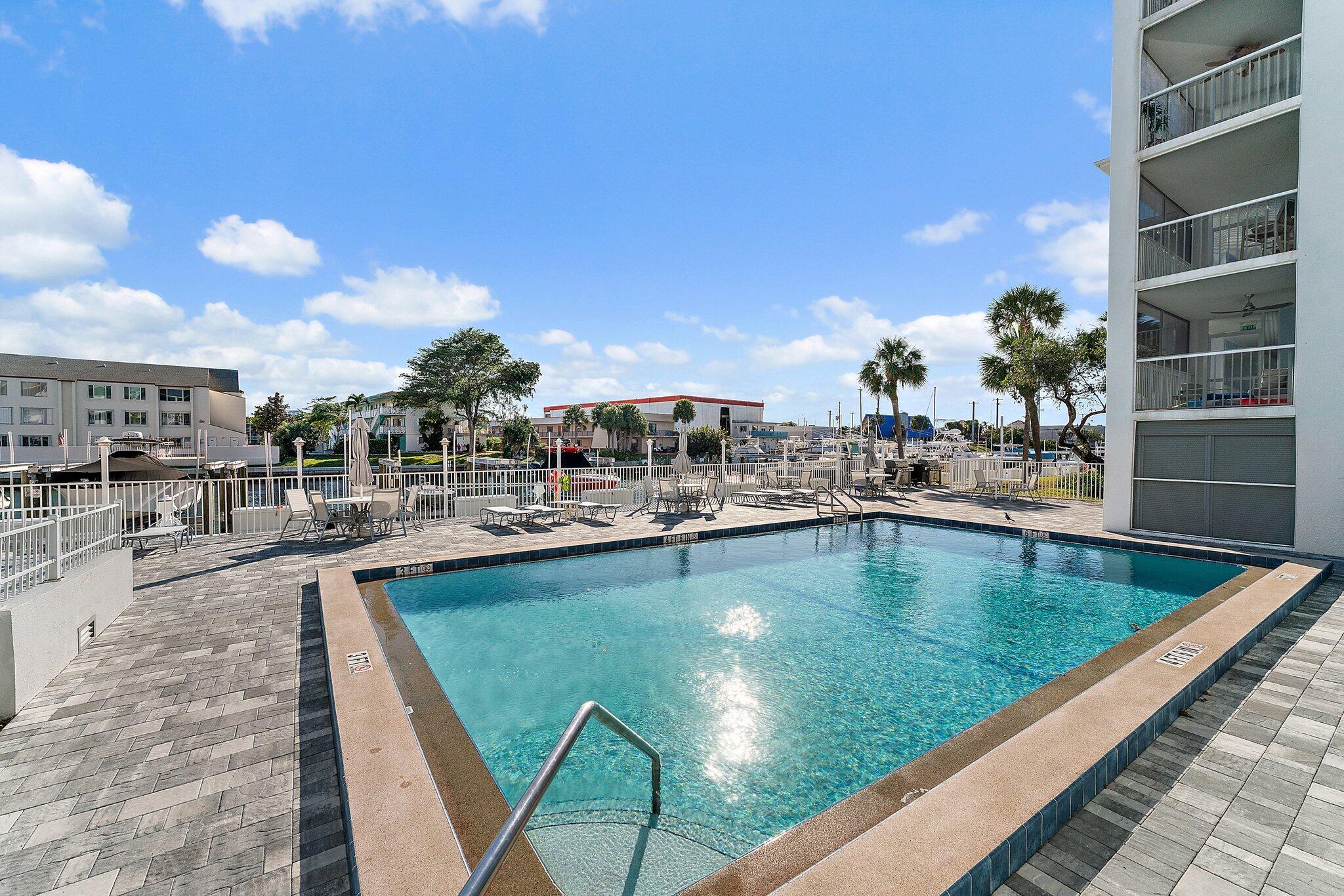 108 Paradise Harbour Boulevard 314