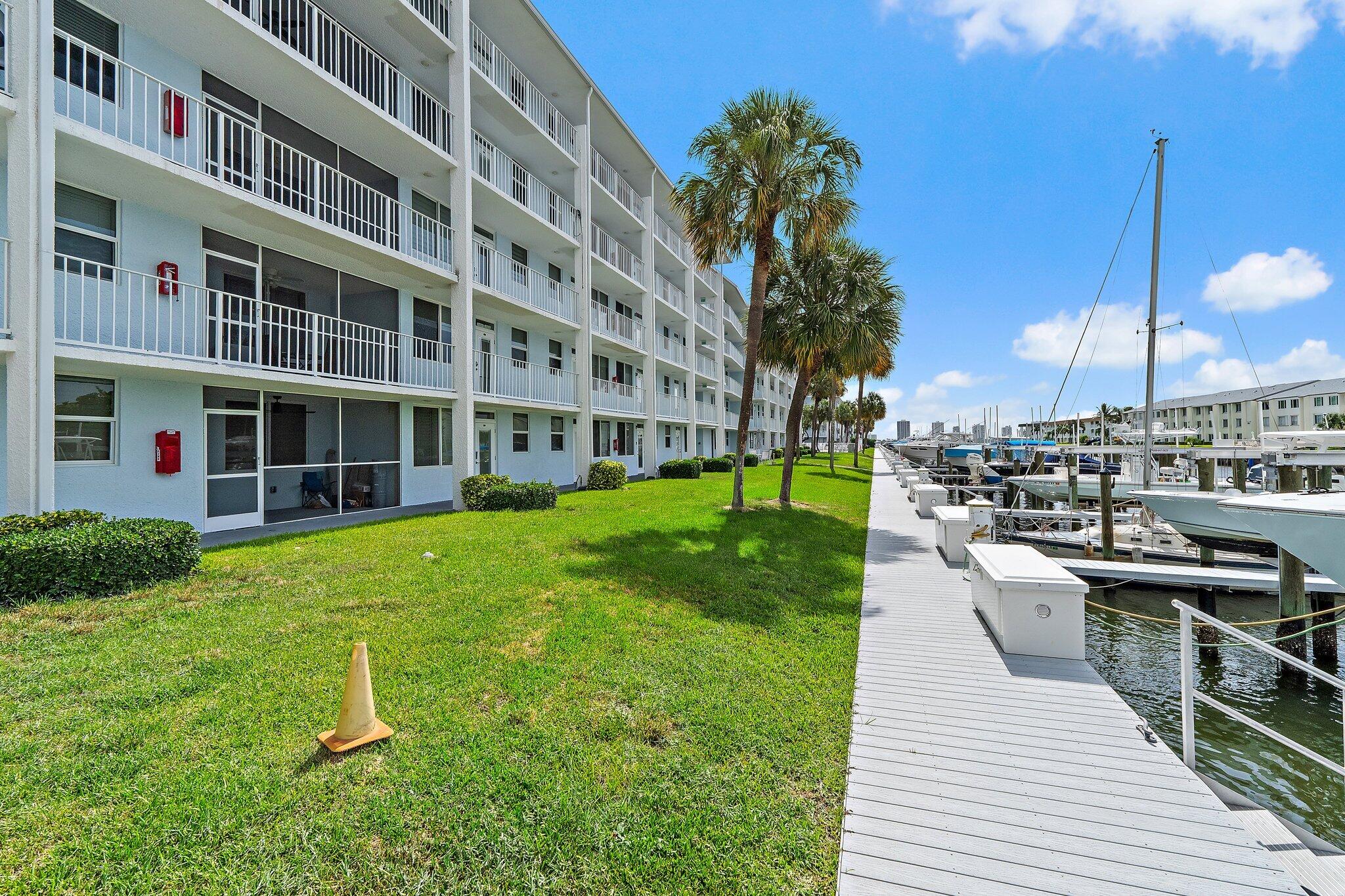 108 Paradise Harbour Boulevard 314