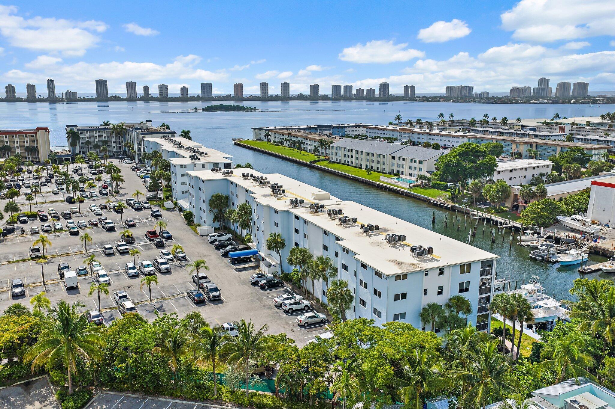 108 Paradise Harbour Boulevard 314