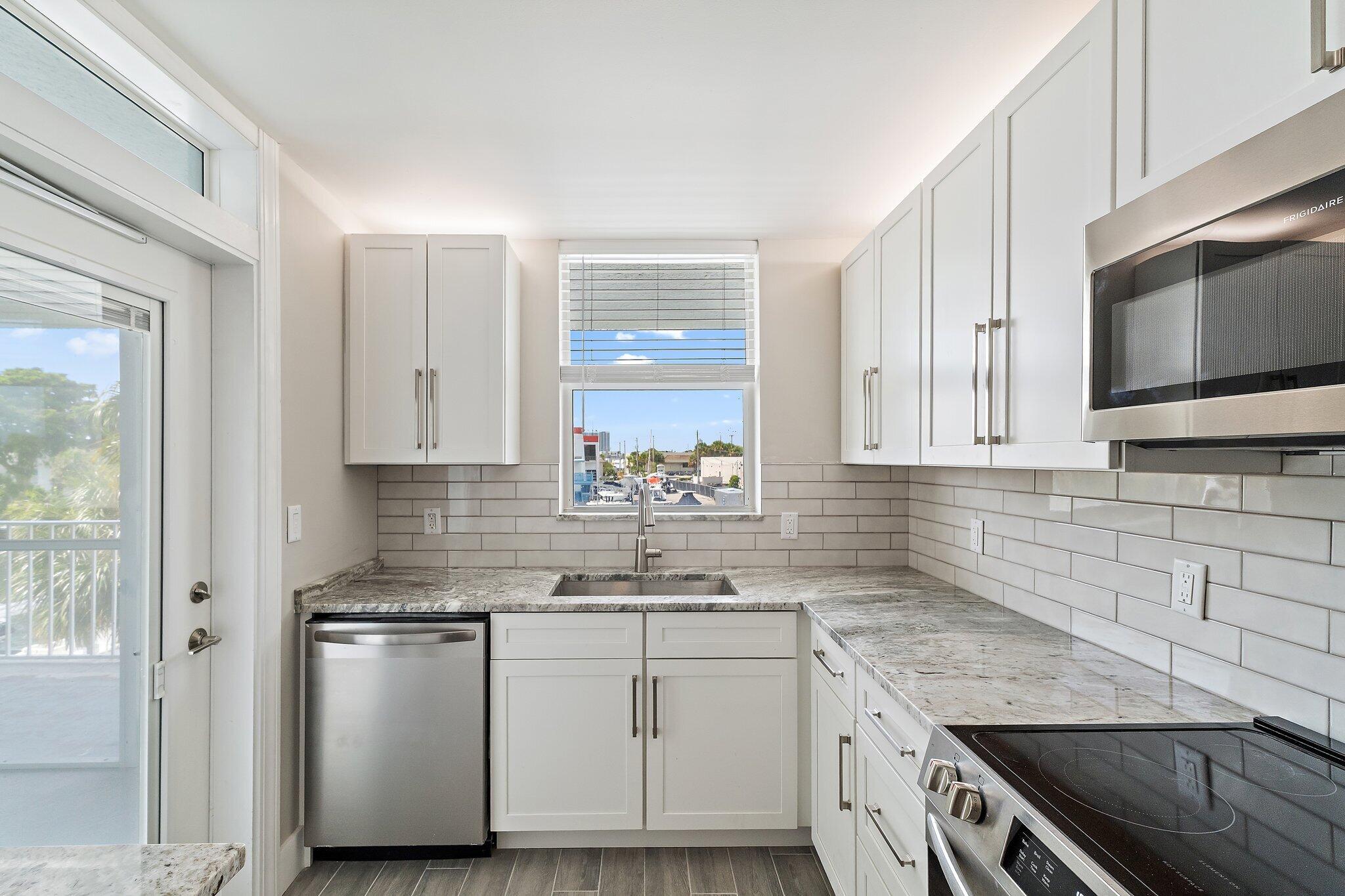 108 Paradise Harbour Boulevard 314
