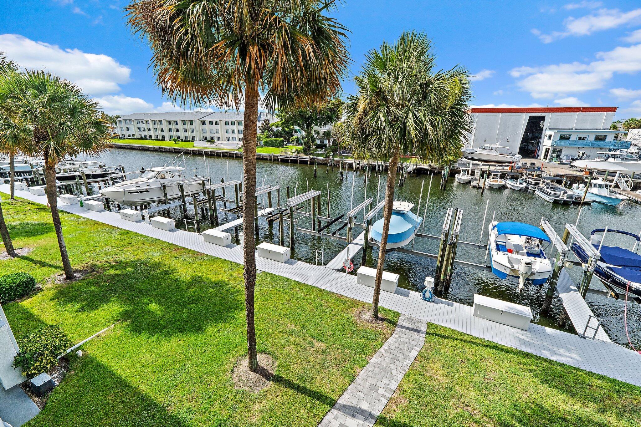 108 Paradise Harbour Boulevard 314