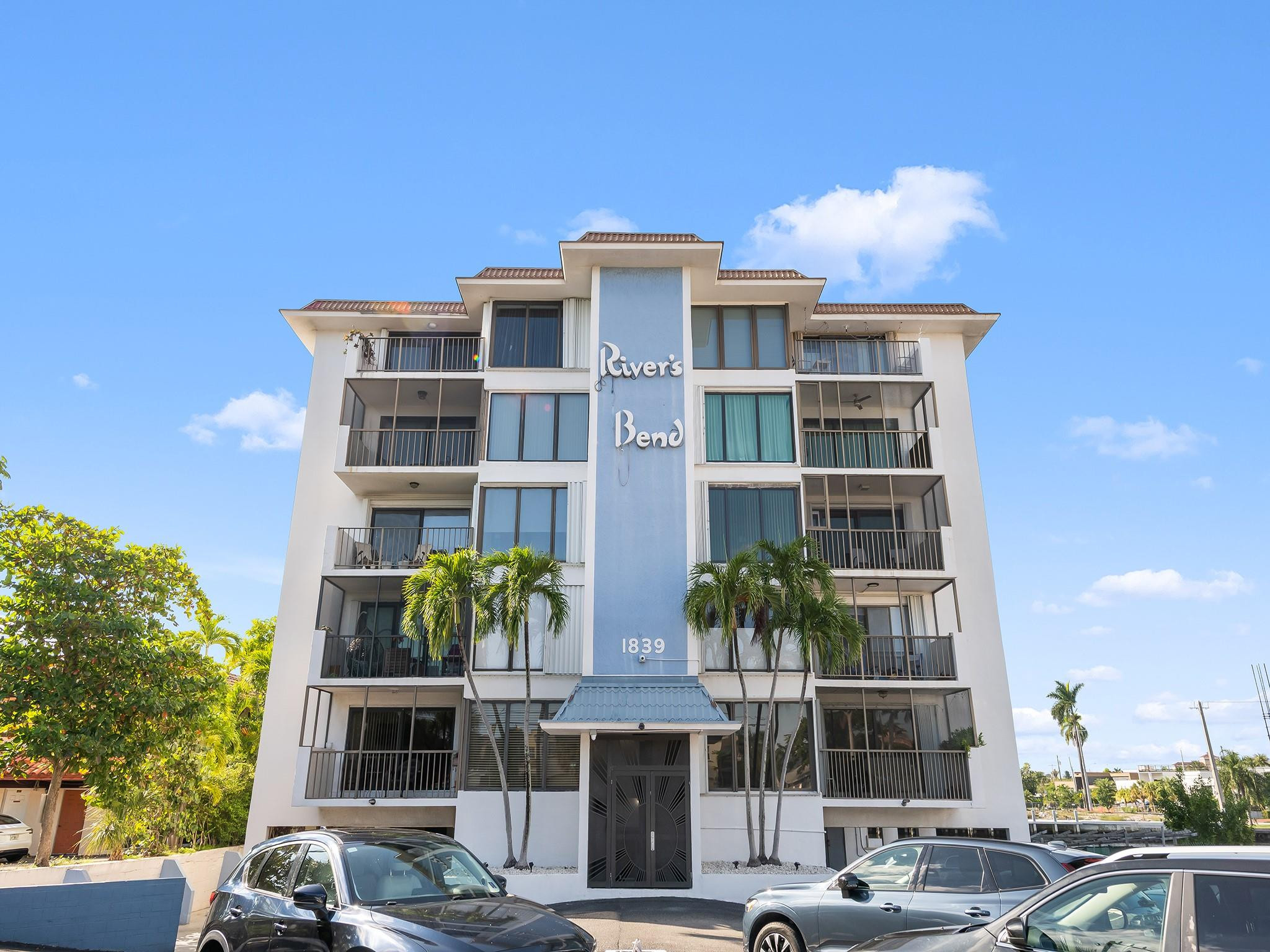1839 Middle River Drive 105