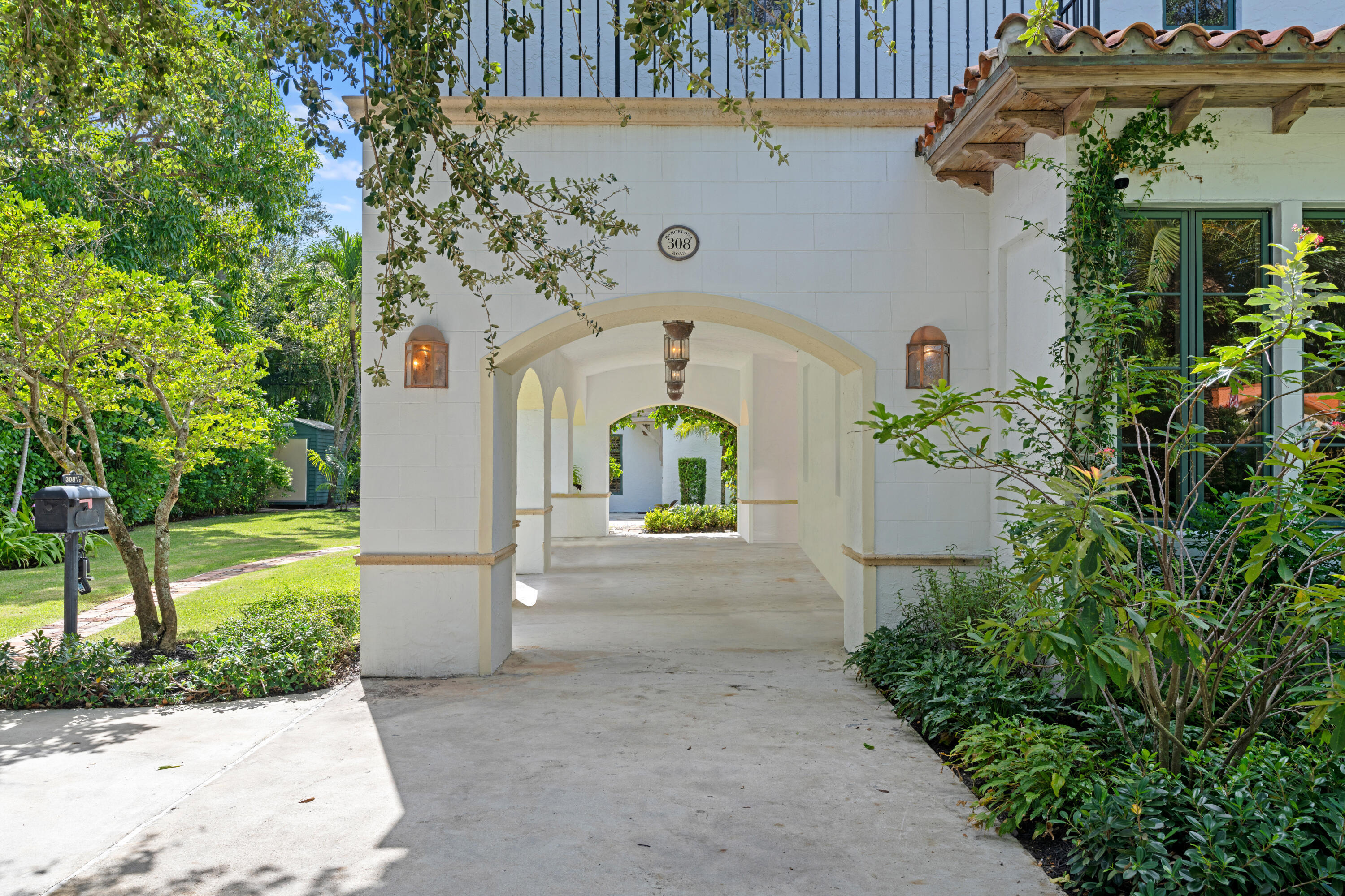 308 BARCELONA Road