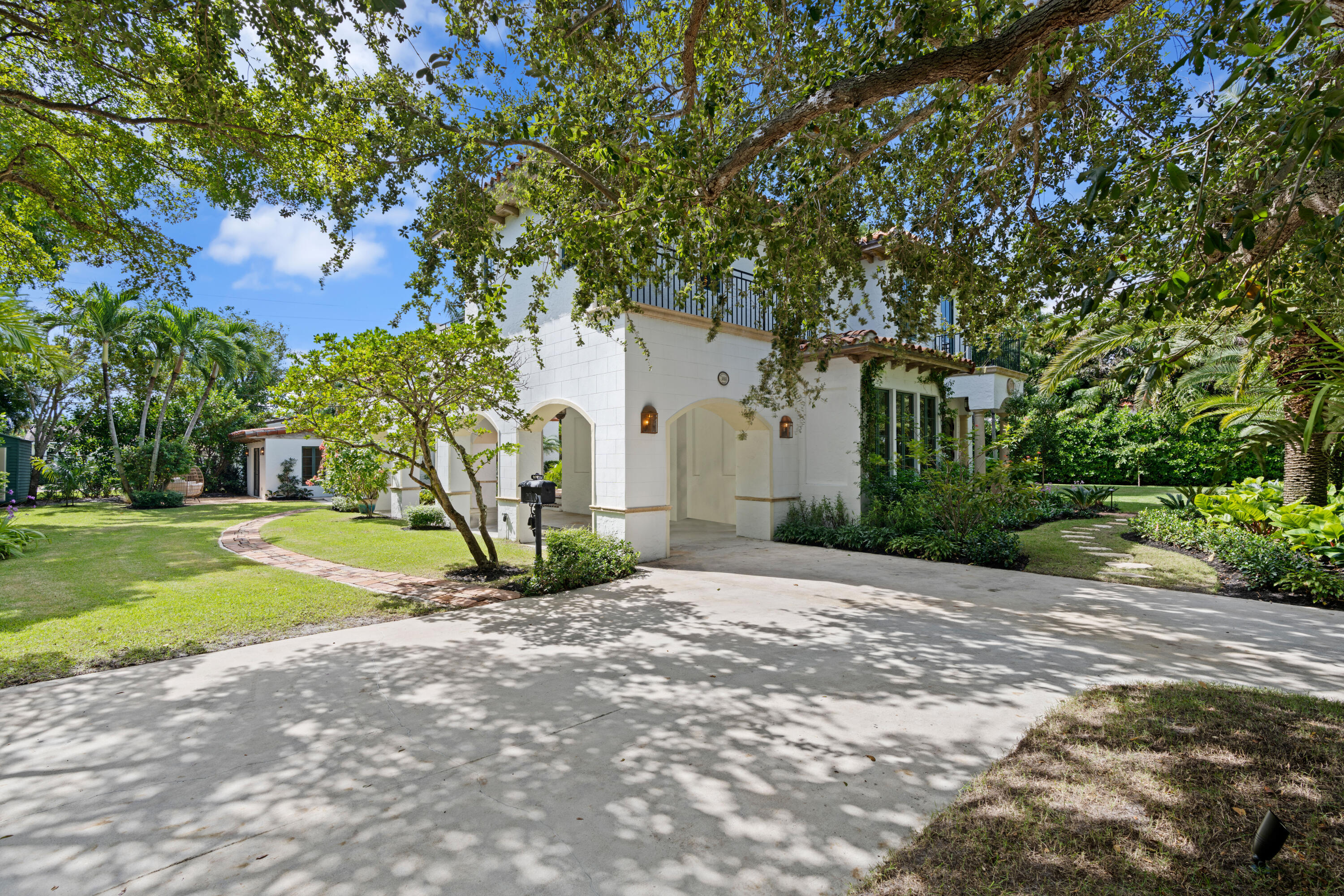 308 BARCELONA Road