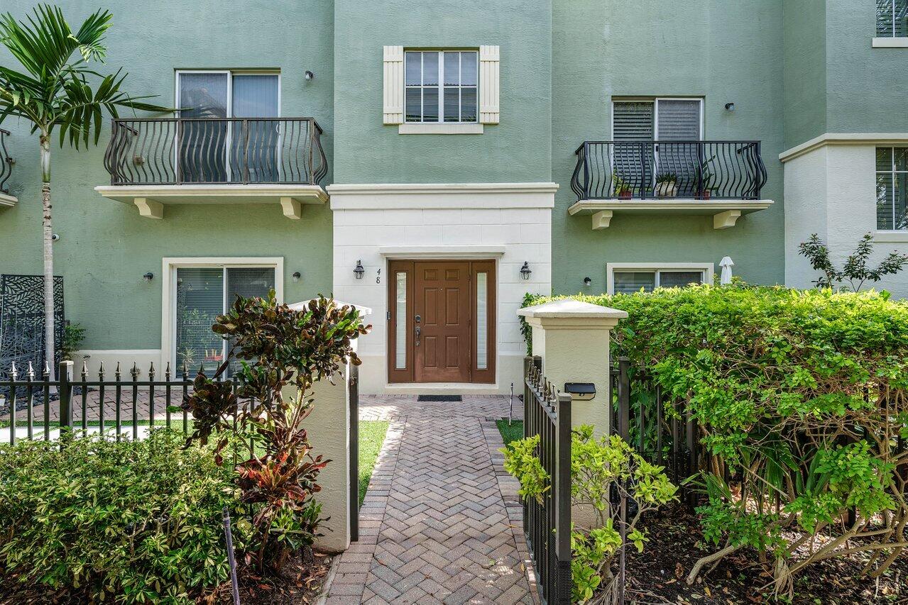 48 NW HAWTHORNE Place