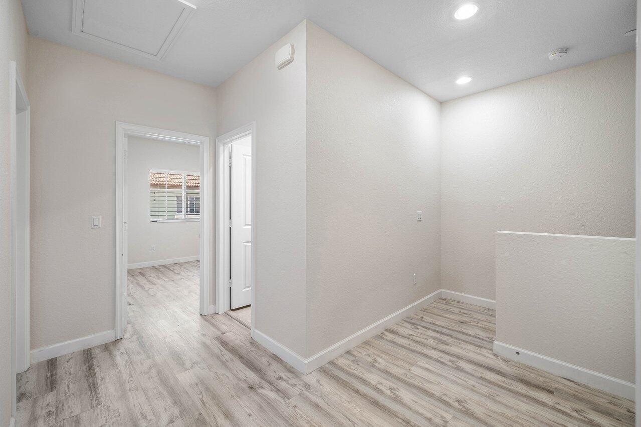 48 NW HAWTHORNE Place