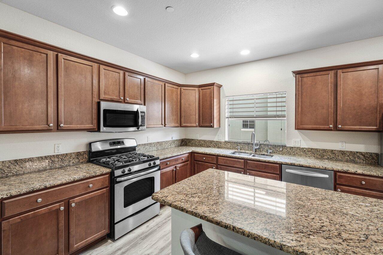 48 NW HAWTHORNE Place