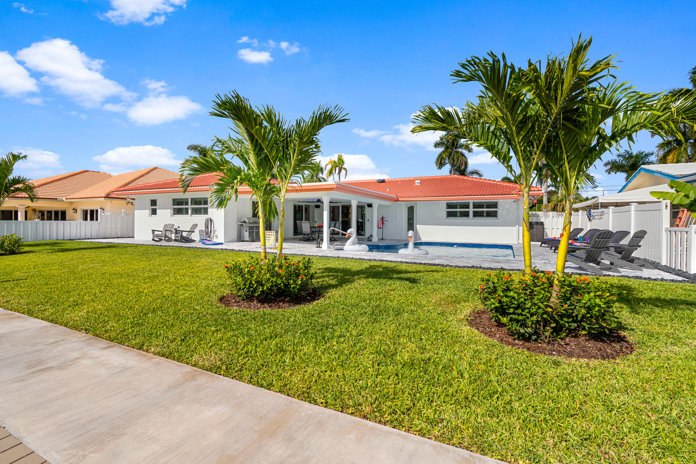 2760 NE 7TH Street