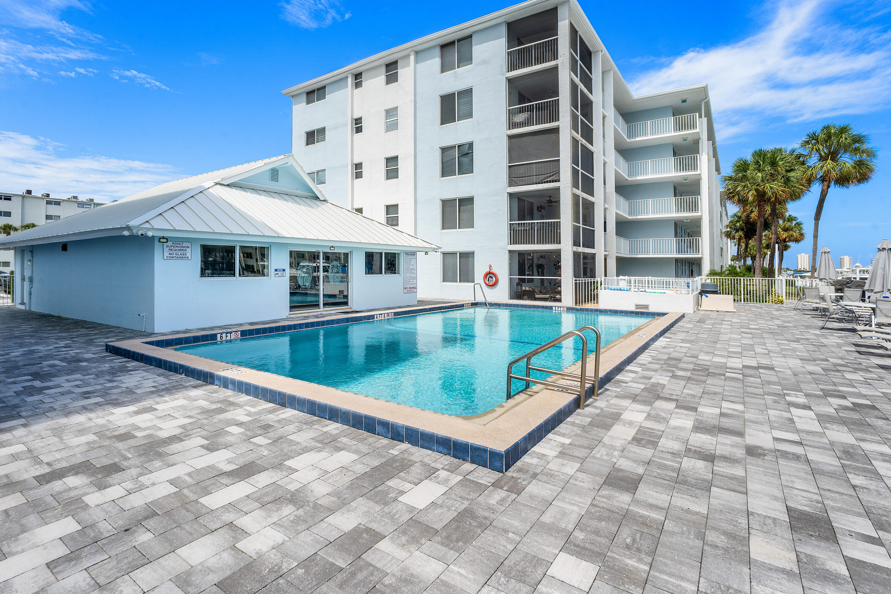 108 Paradise Harbour Boulevard 107