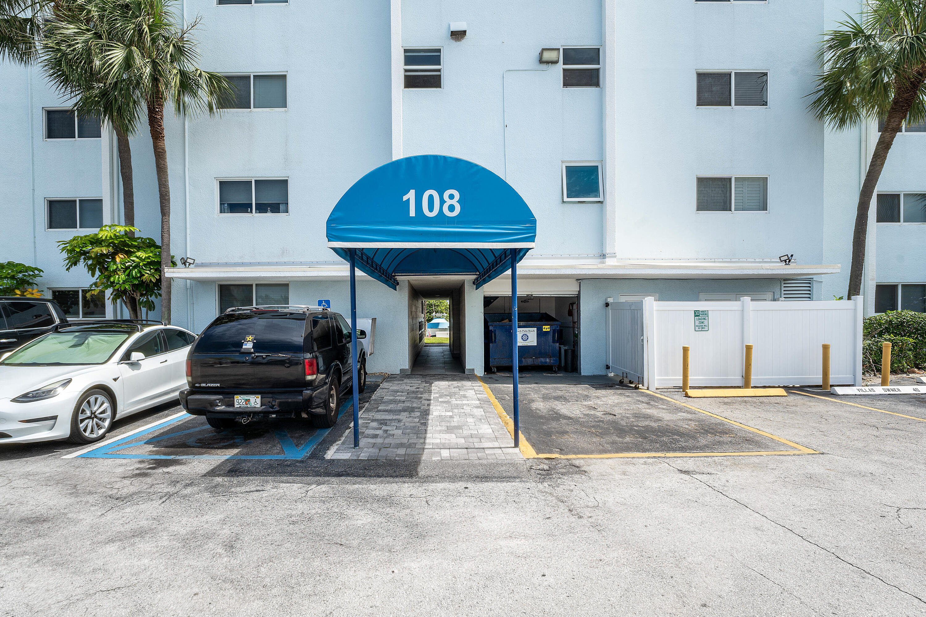 108 Paradise Harbour Boulevard 107