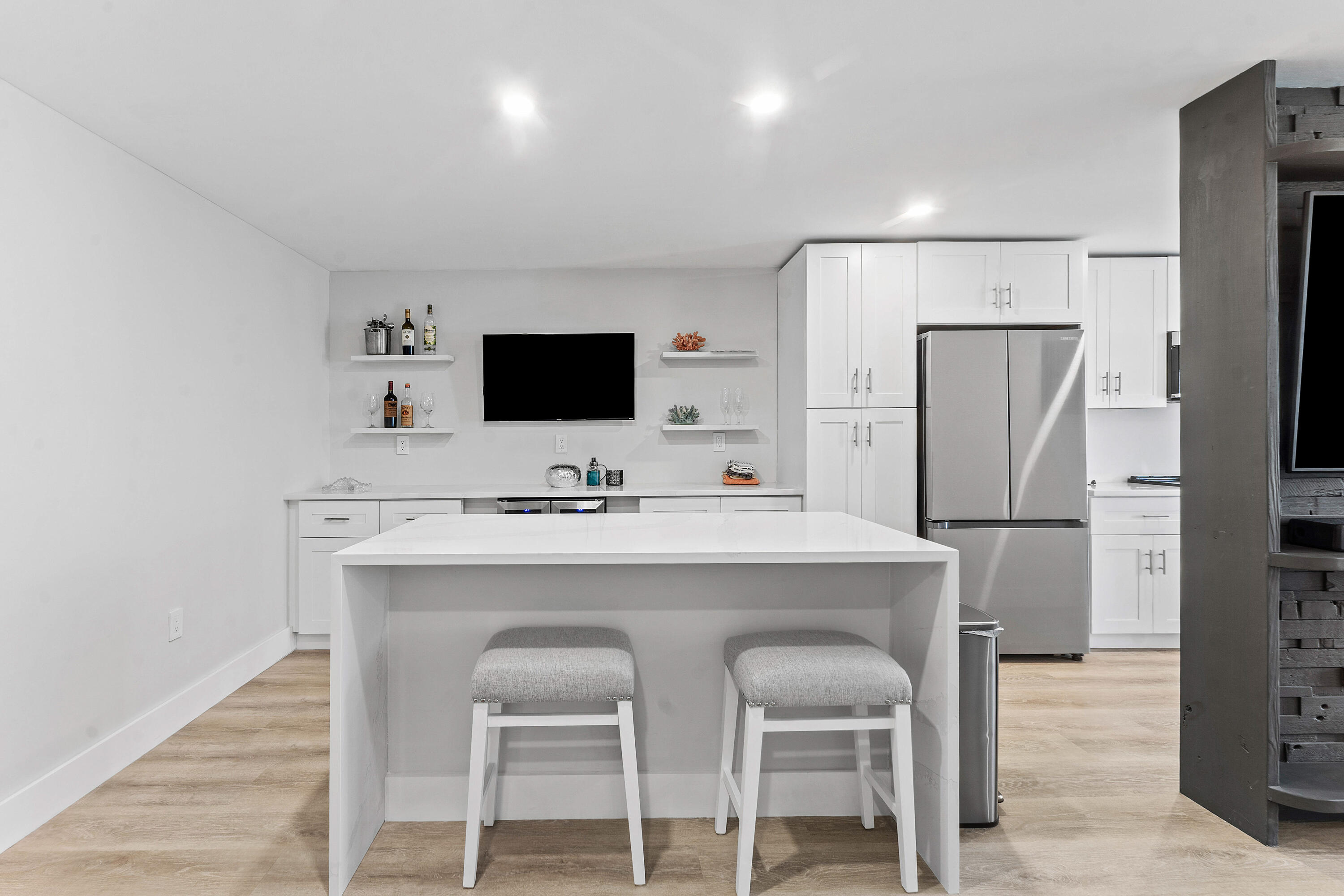 108 Paradise Harbour Boulevard 107