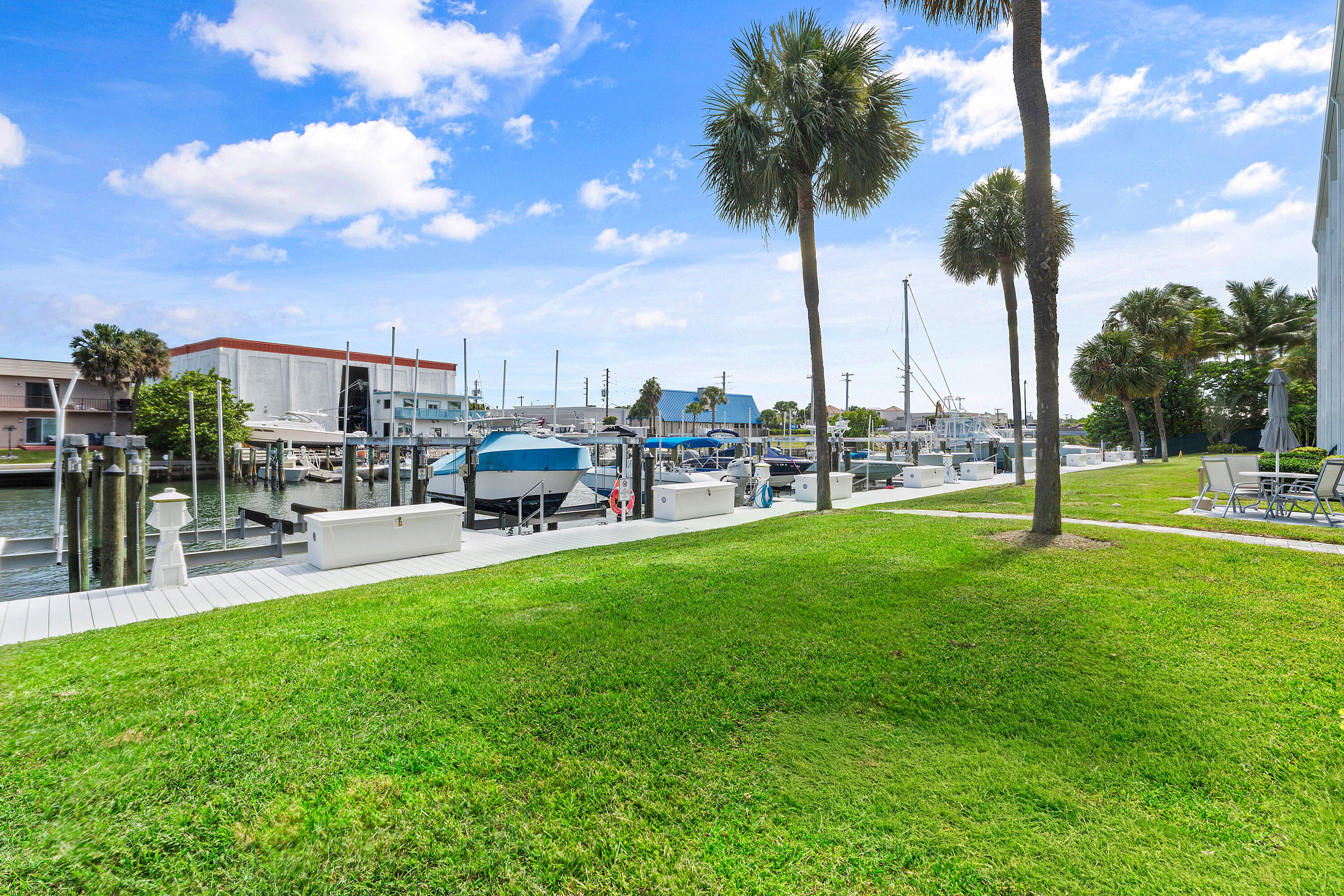 108 Paradise Harbour Boulevard 107