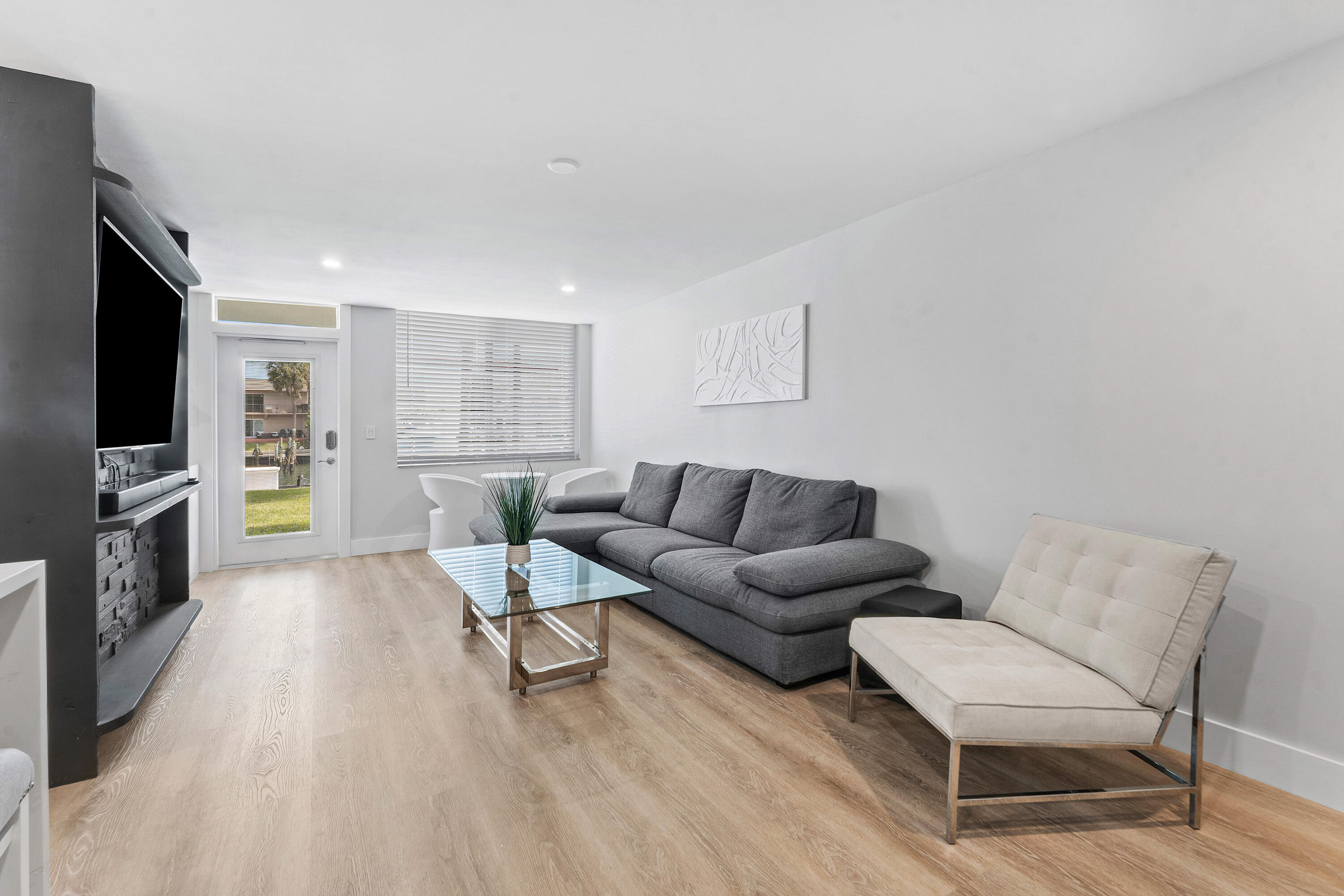 108 Paradise Harbour Boulevard 107