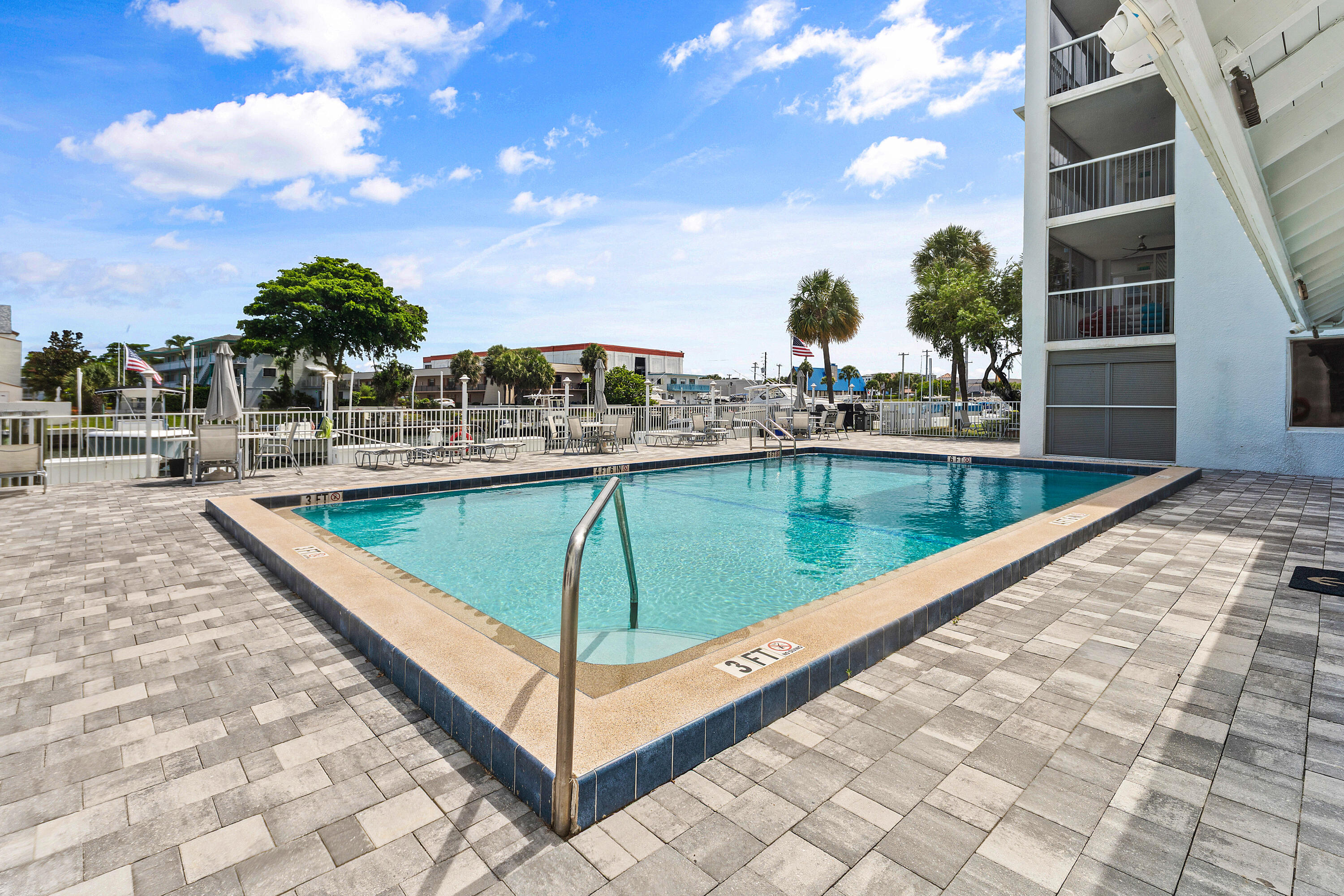 108 Paradise Harbour Boulevard 107