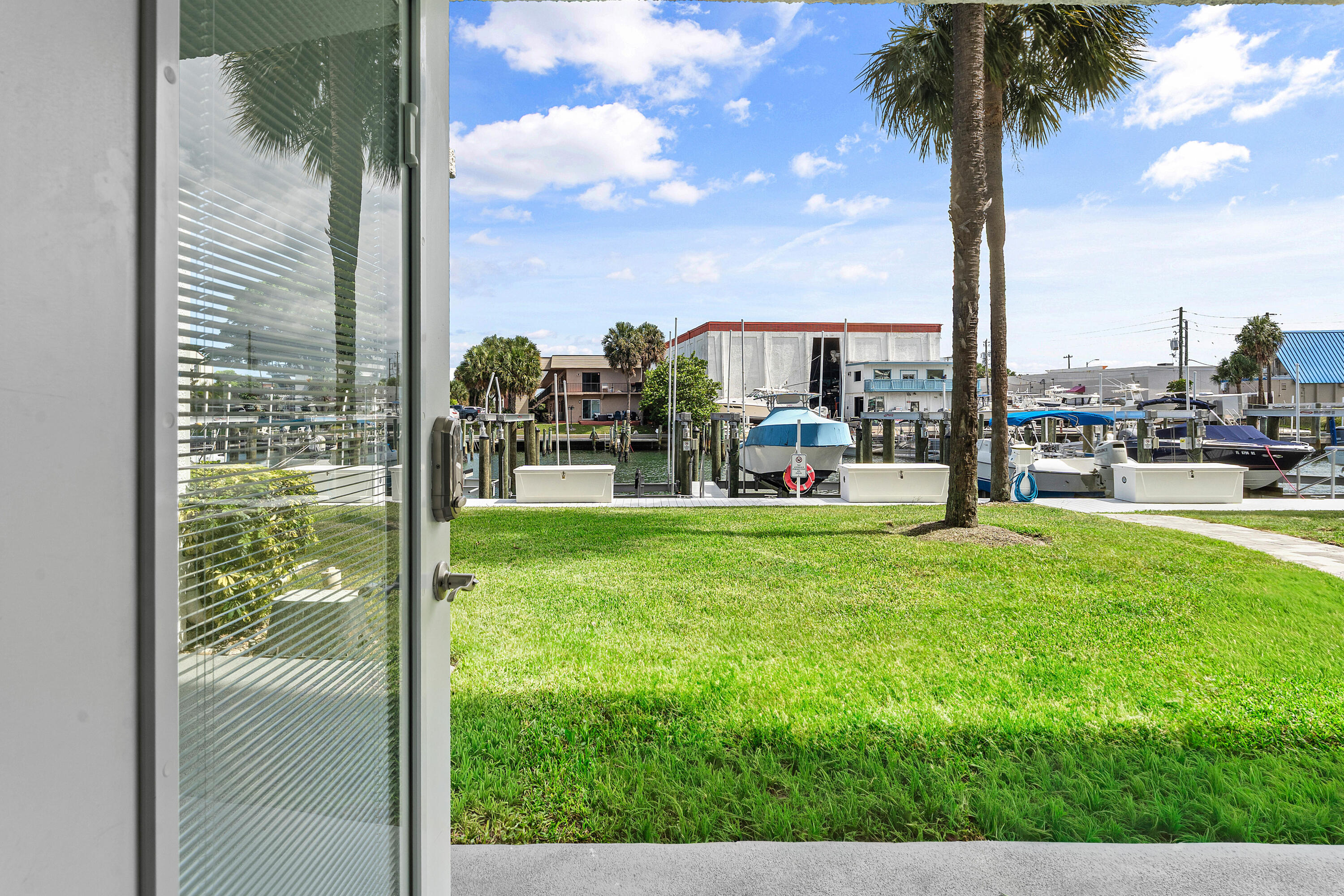 108 Paradise Harbour Boulevard 107