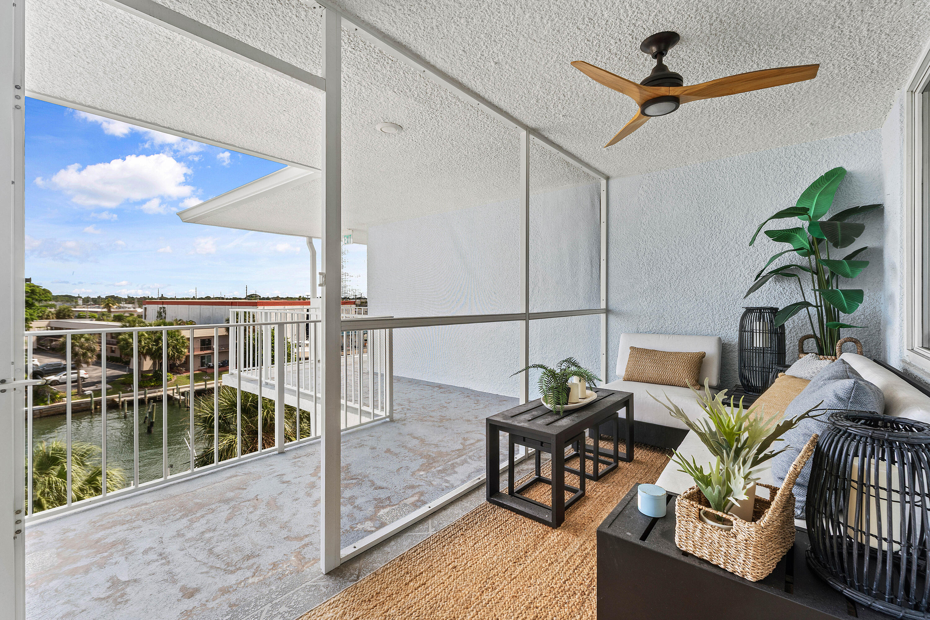 108 Paradise Harbour Boulevard 502