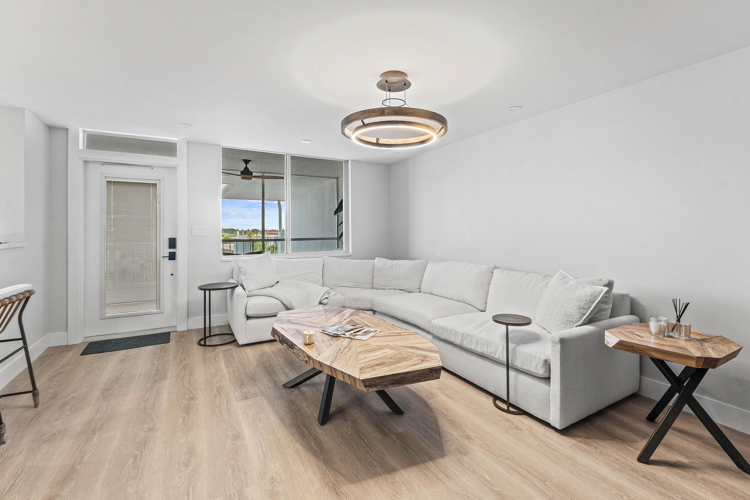 108 Paradise Harbour Boulevard 502