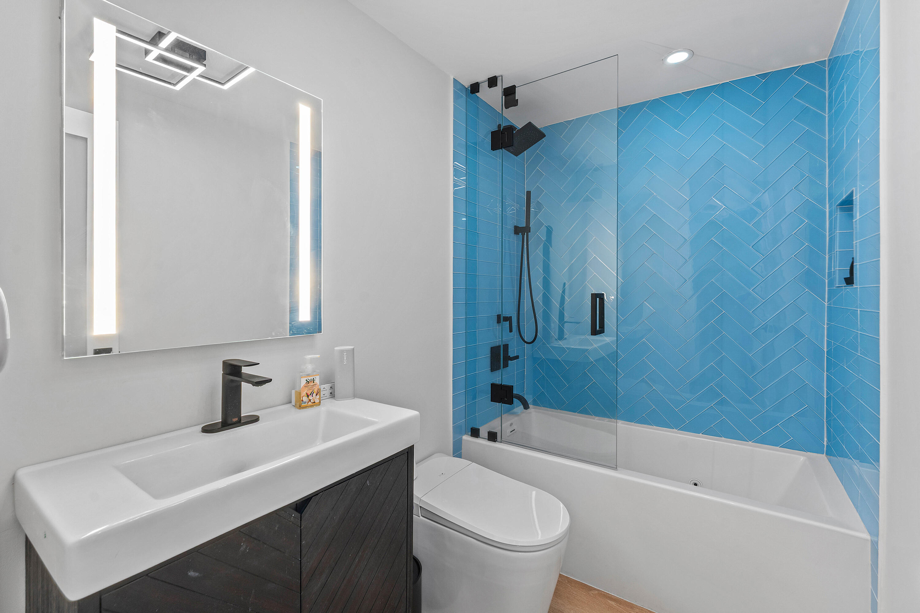 108 Paradise Harbour Boulevard 502