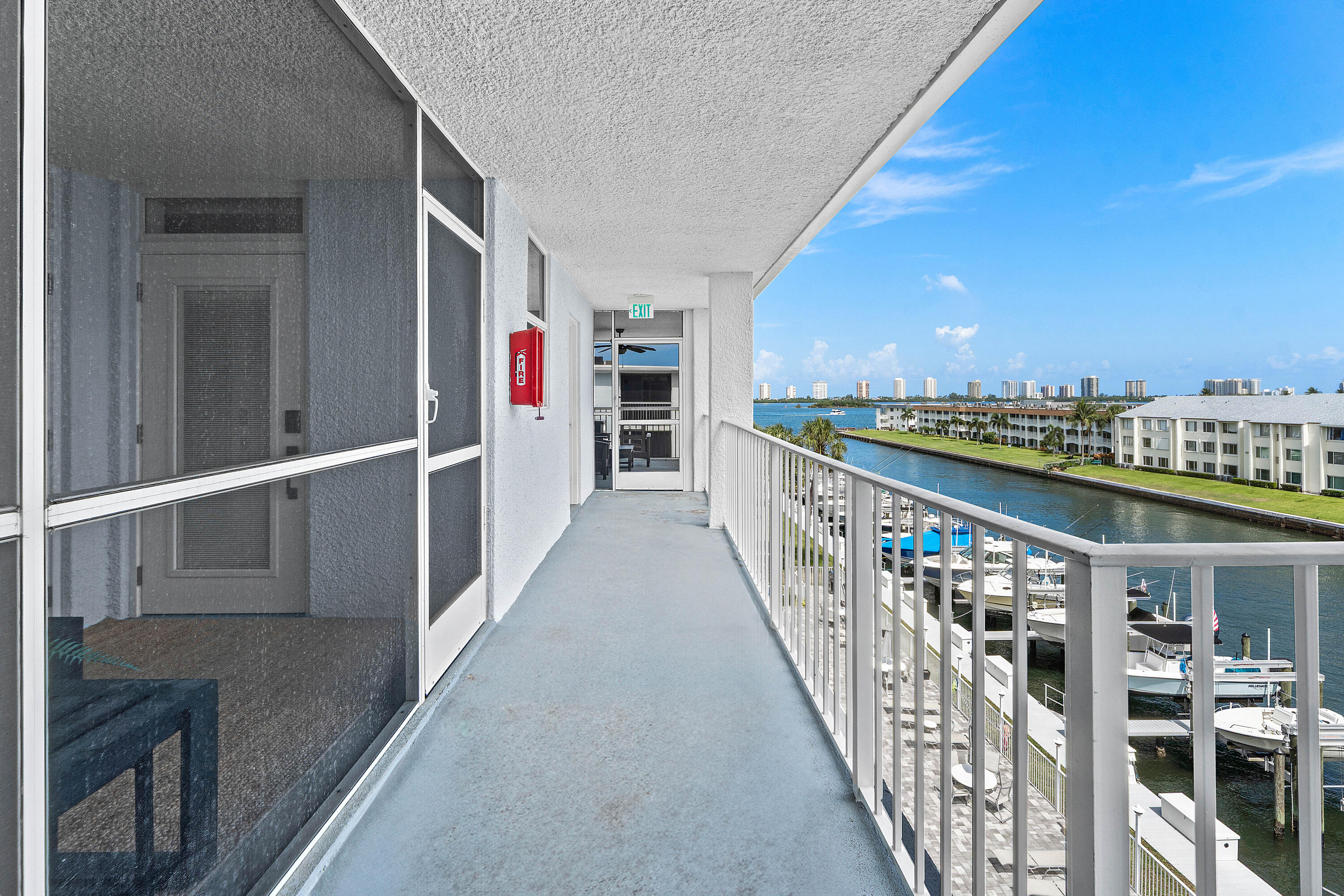108 Paradise Harbour Boulevard 502