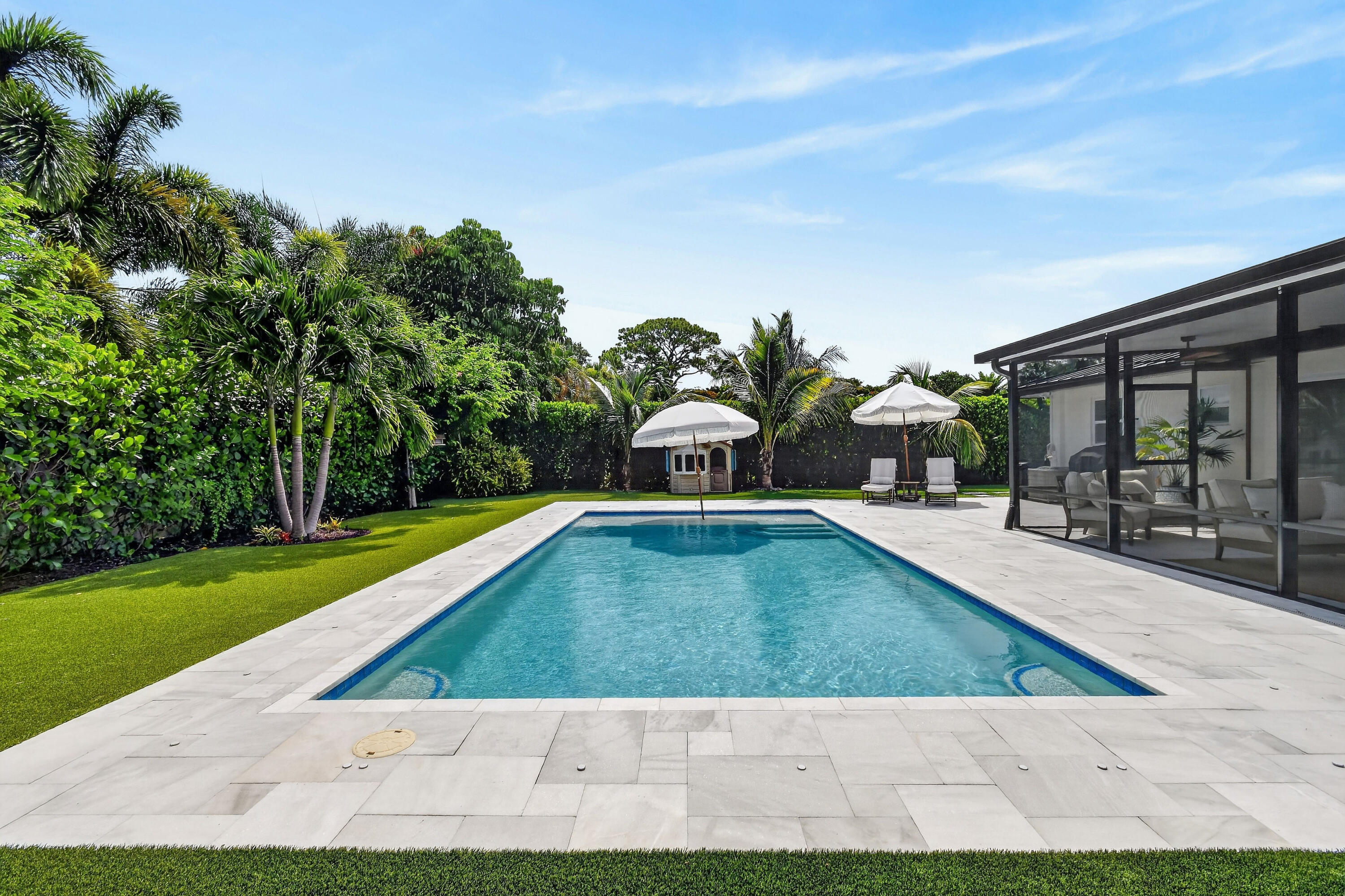 2427 COUNTRY OAKS Lane