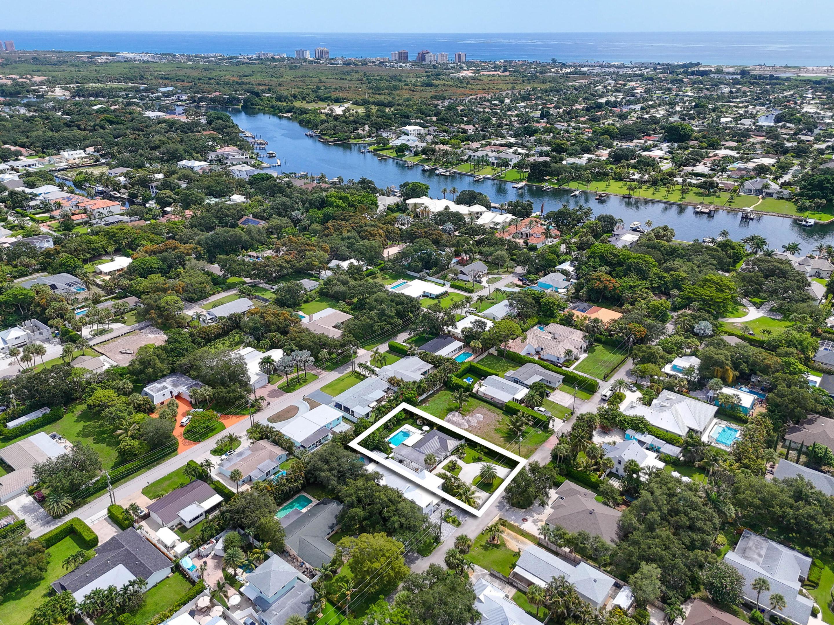 2427 COUNTRY OAKS Lane