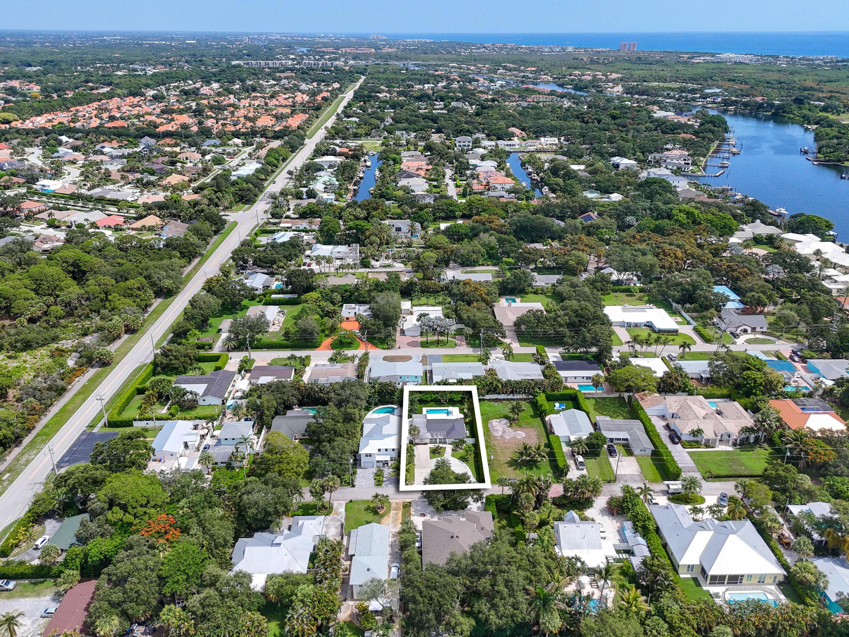 2427 COUNTRY OAKS Lane