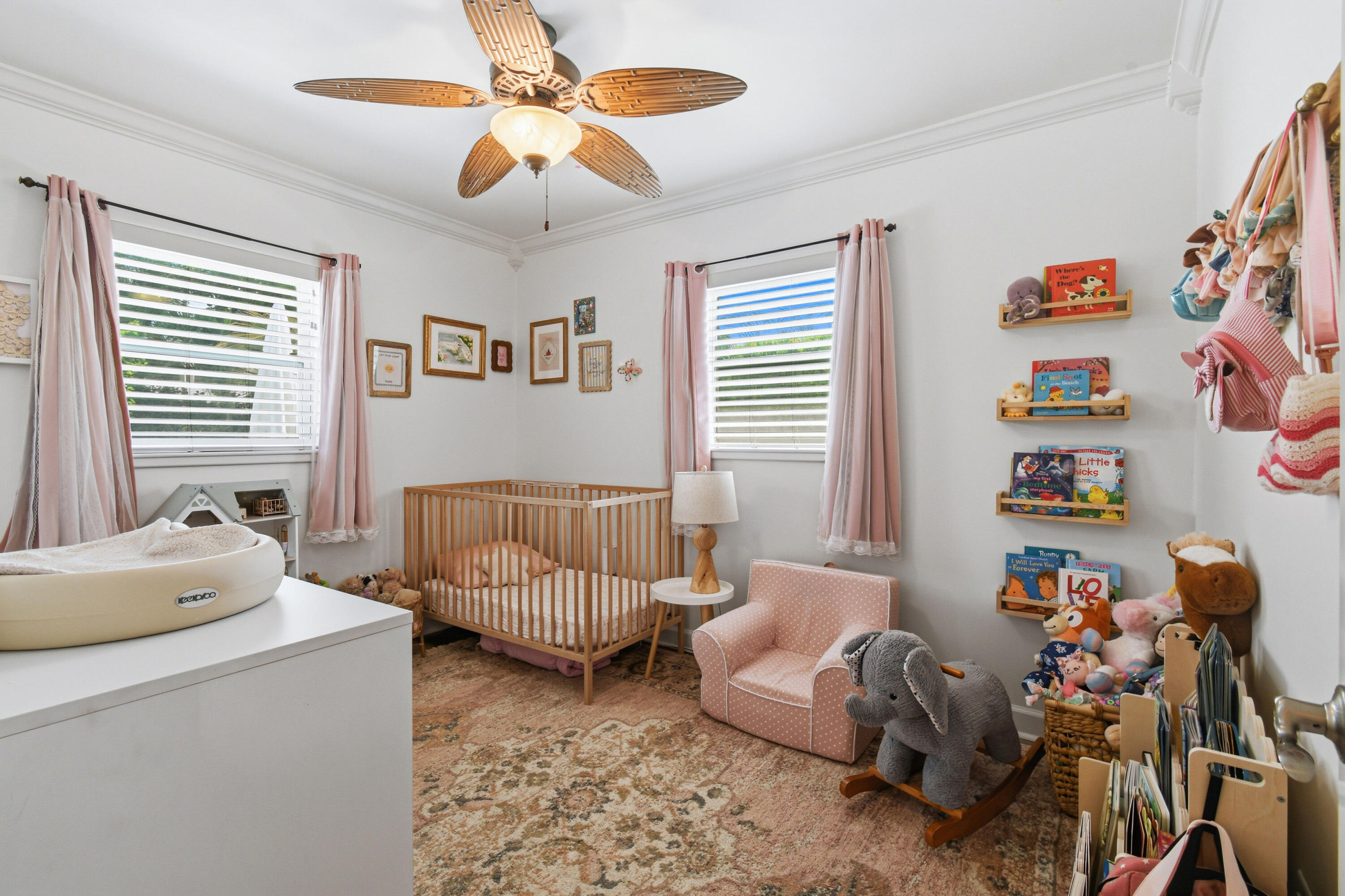 2427 COUNTRY OAKS Lane