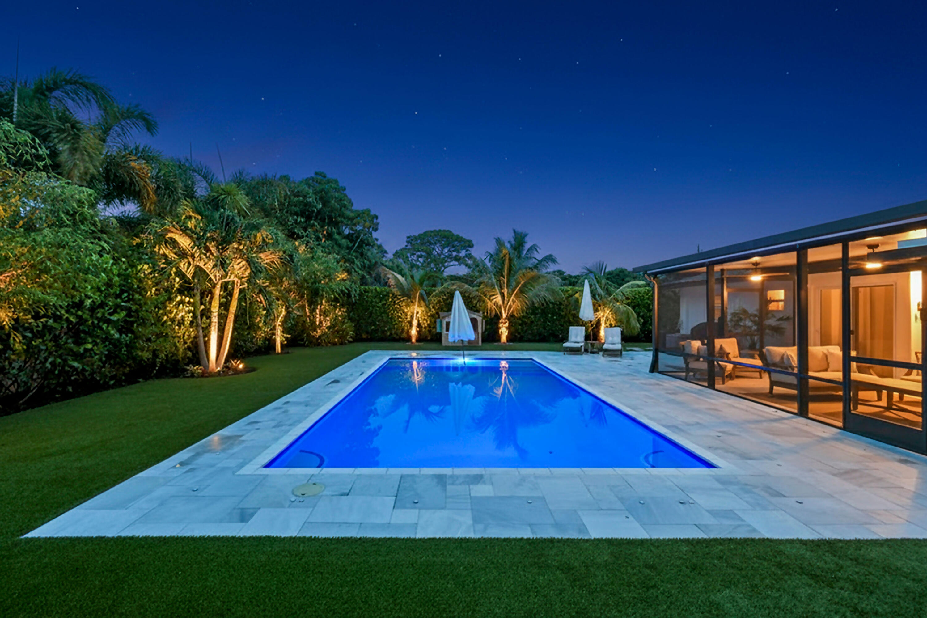 2427 COUNTRY OAKS Lane
