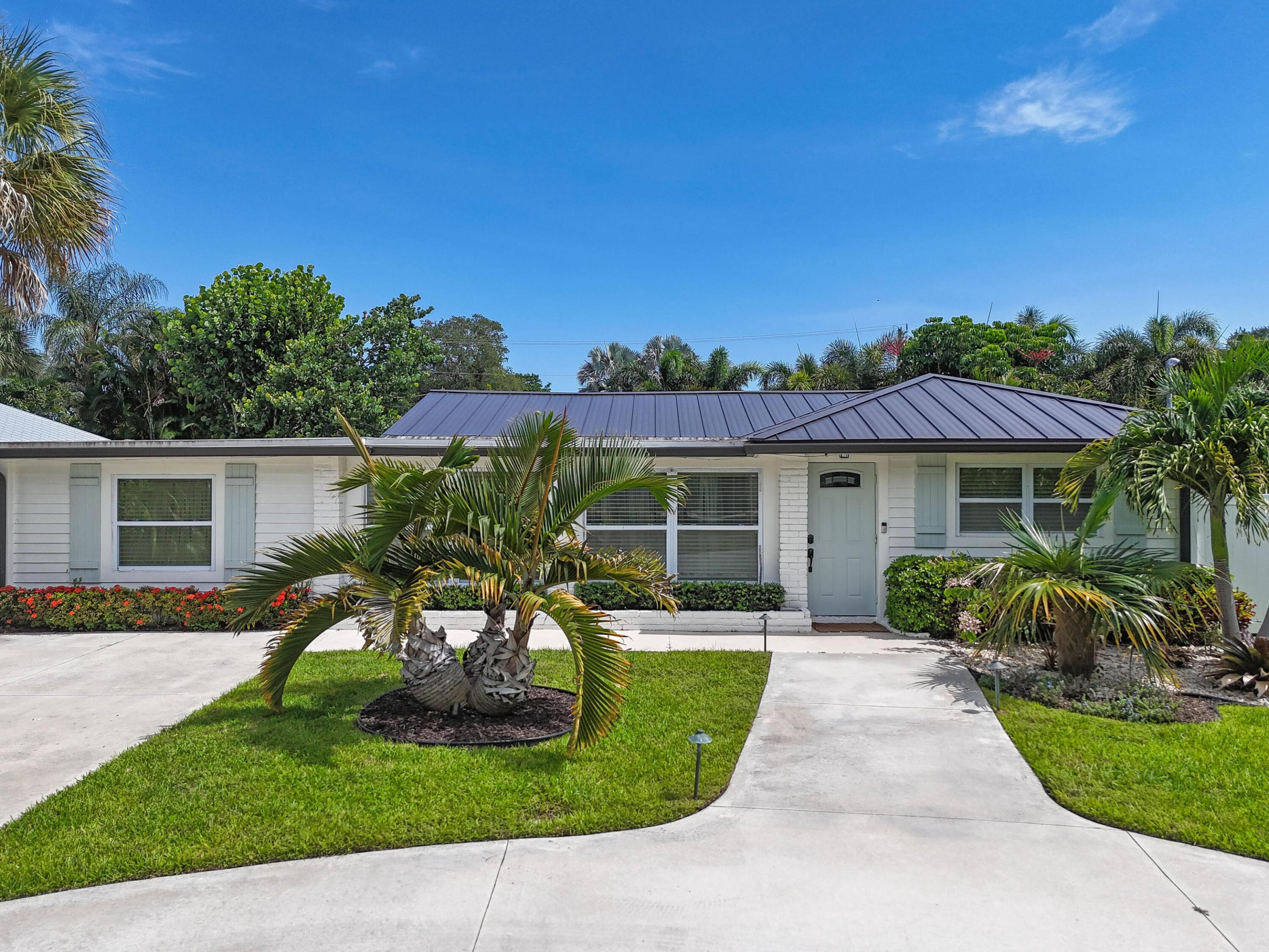 2427 COUNTRY OAKS Lane