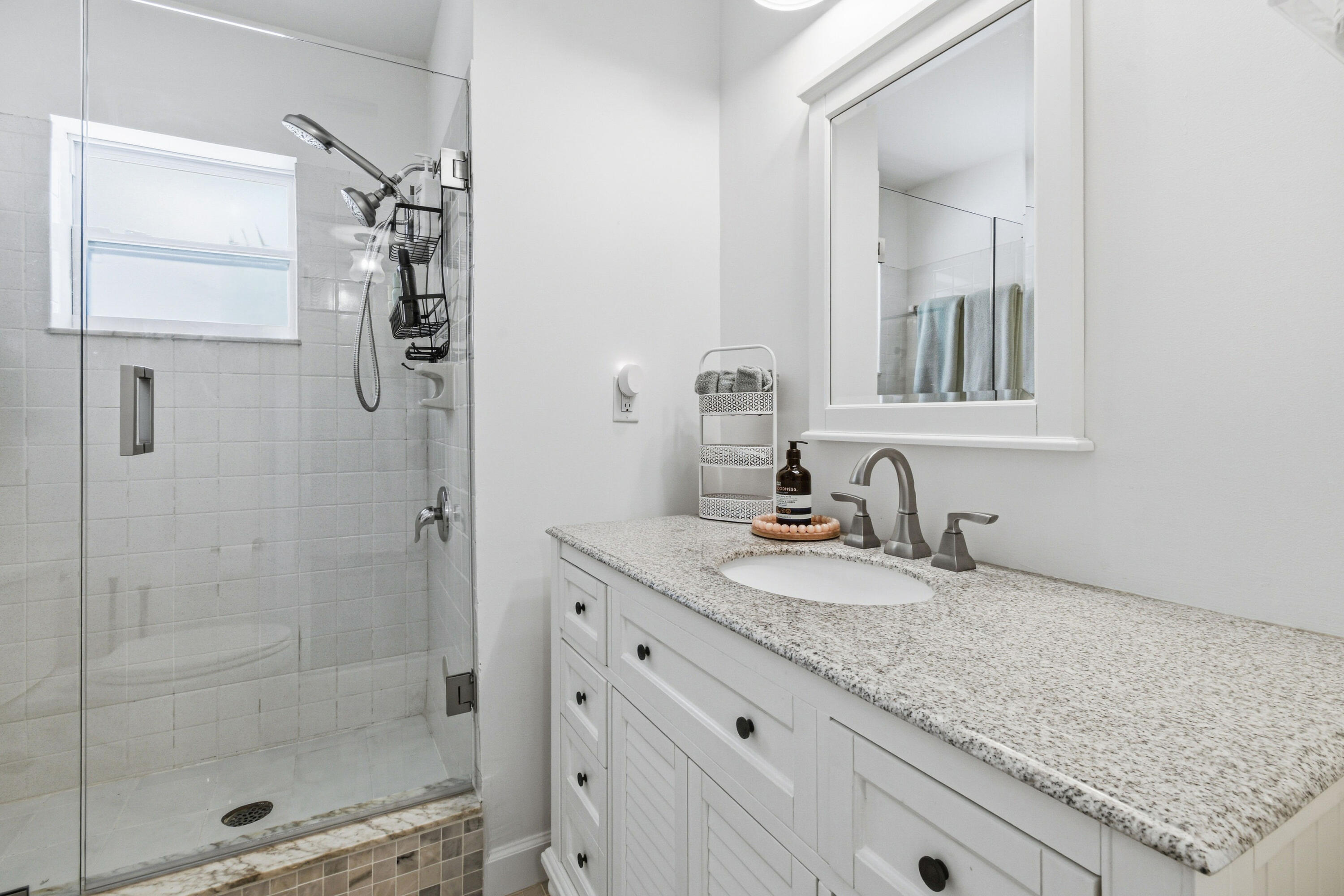 2427 COUNTRY OAKS Lane