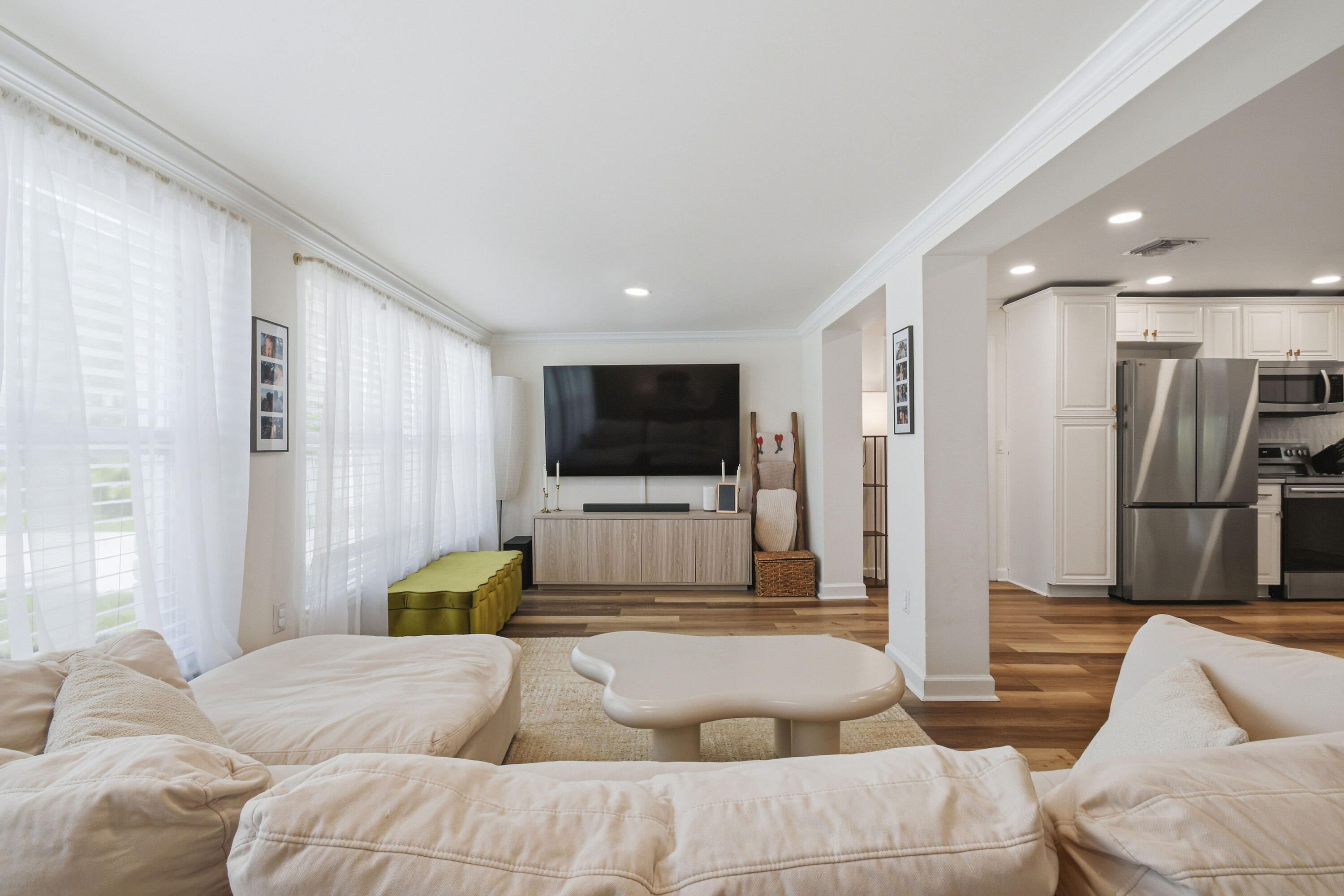 2427 COUNTRY OAKS Lane