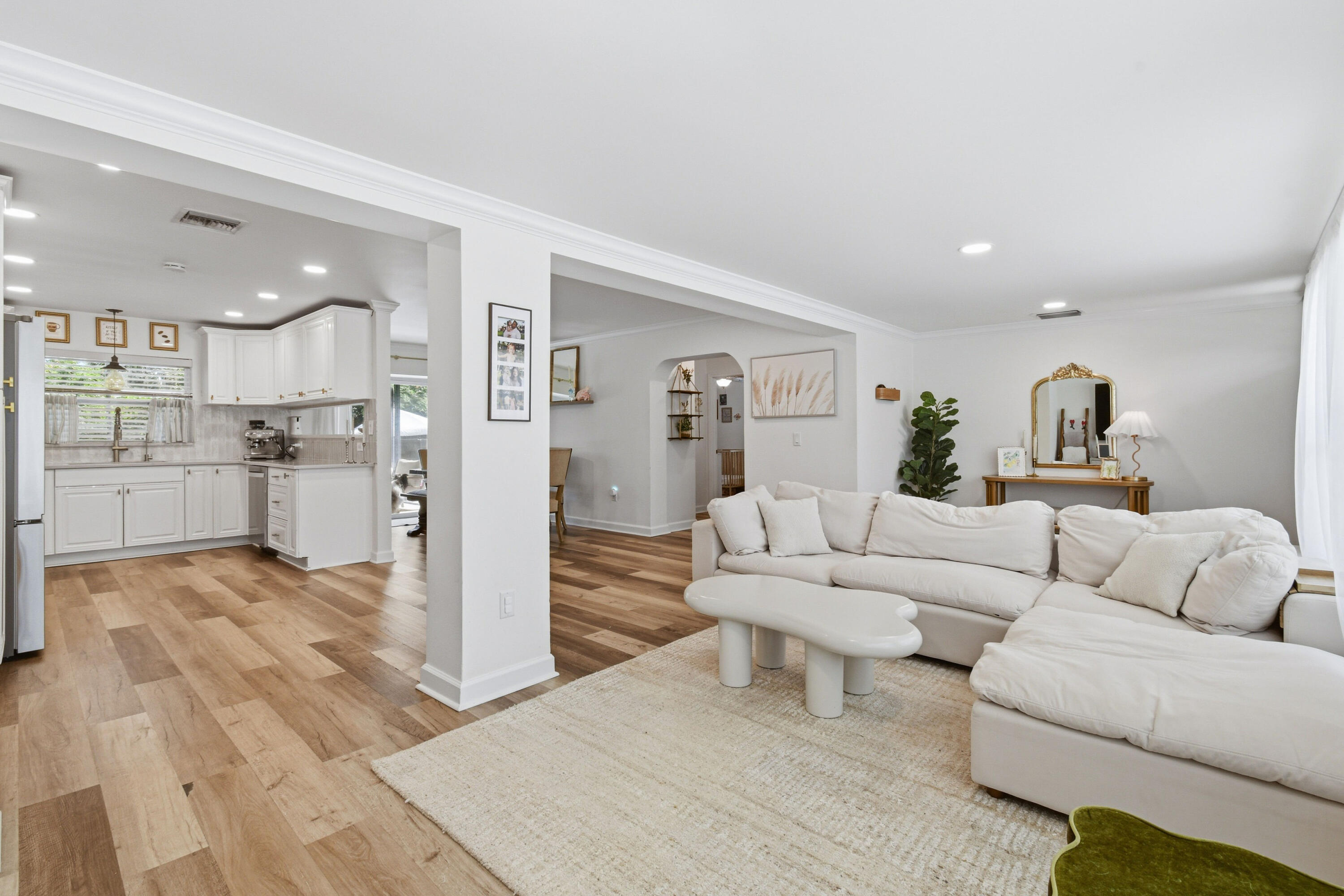 2427 COUNTRY OAKS Lane