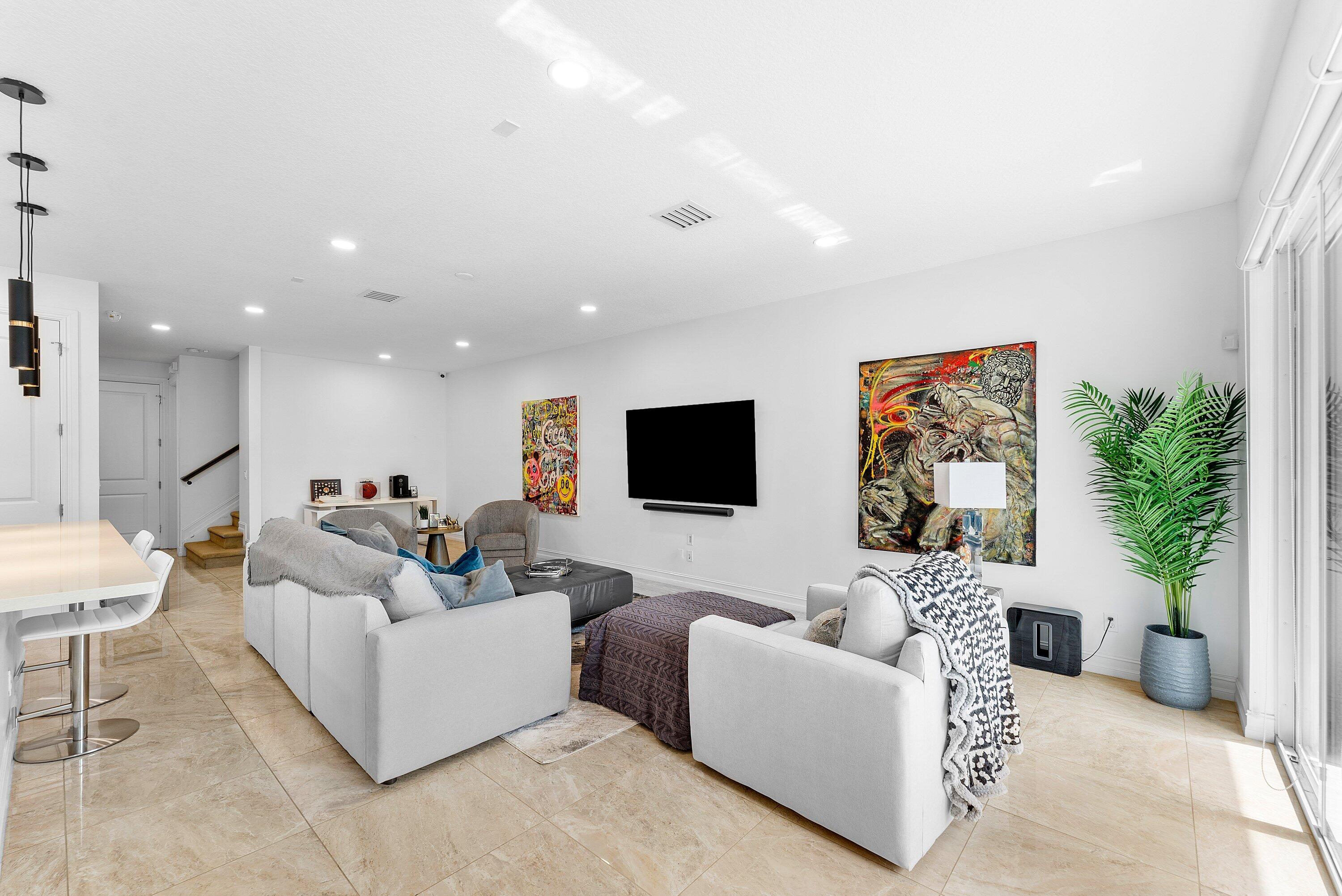 100 NW 69th Circle 52