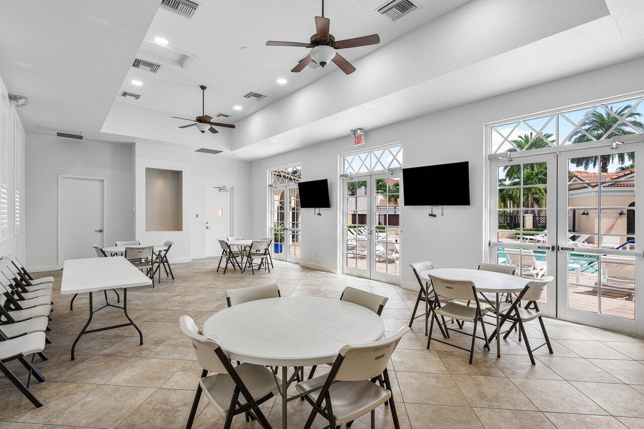 810 NW 83RD Lane