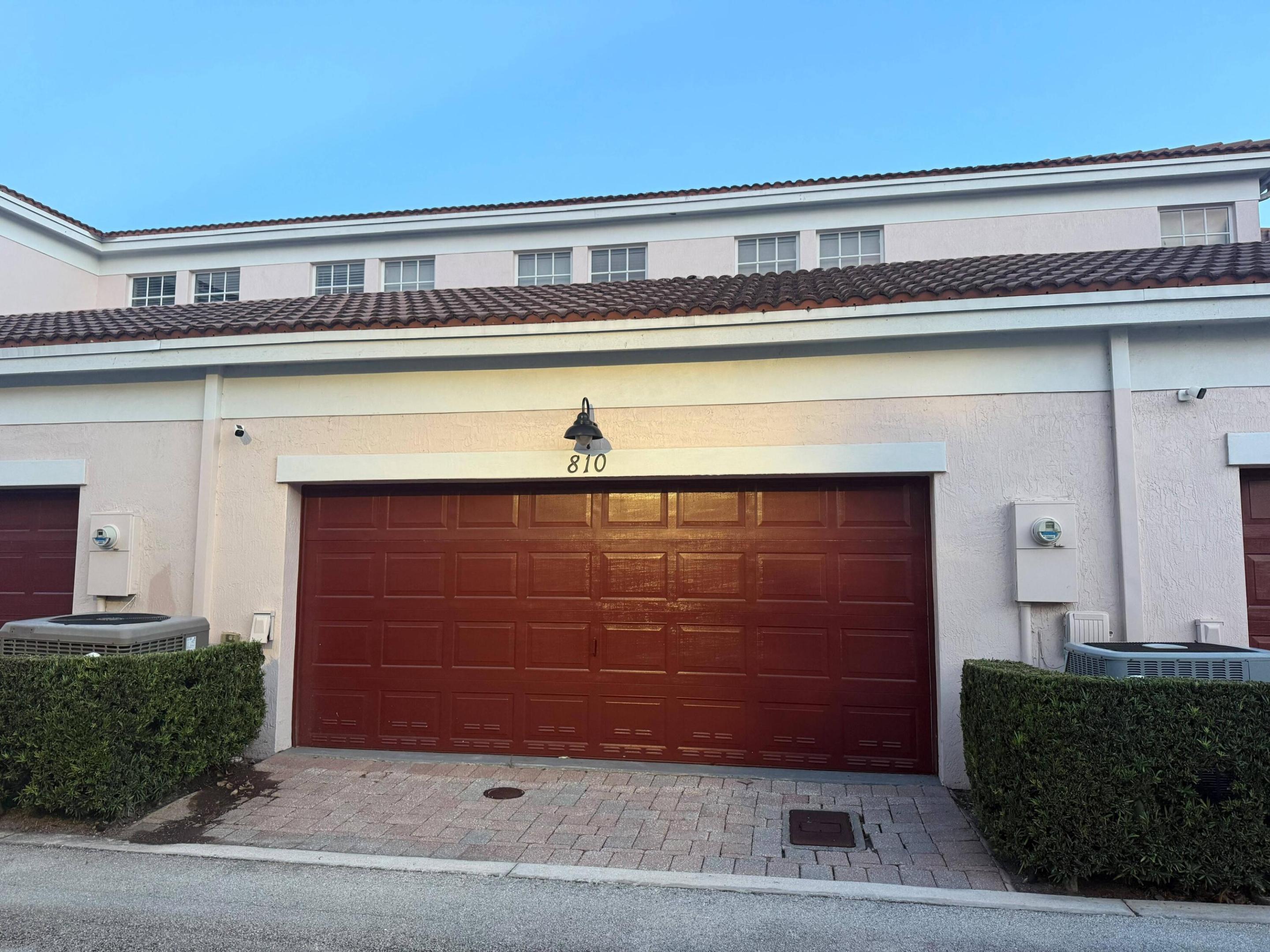 810 NW 83RD Lane