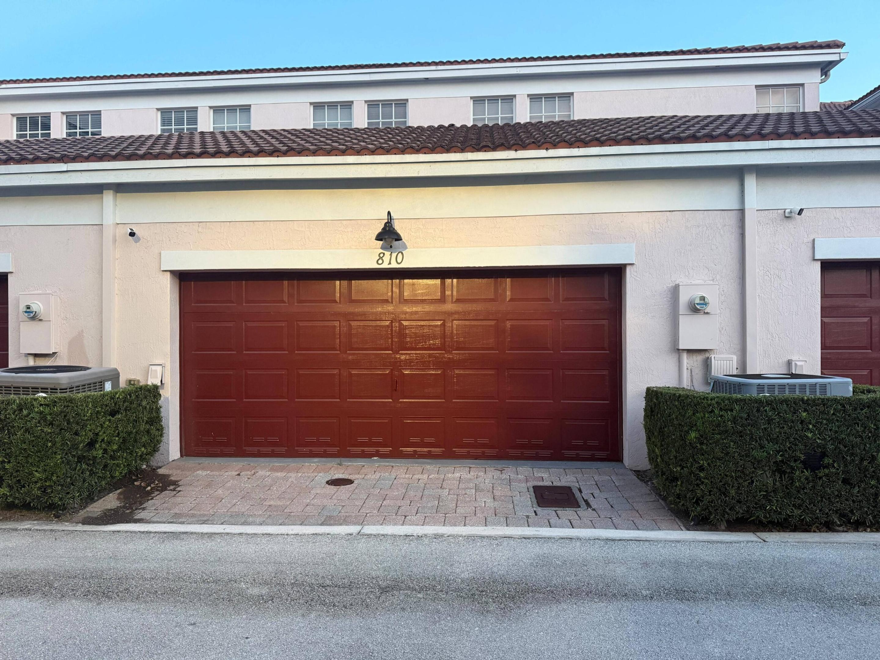 810 NW 83RD Lane
