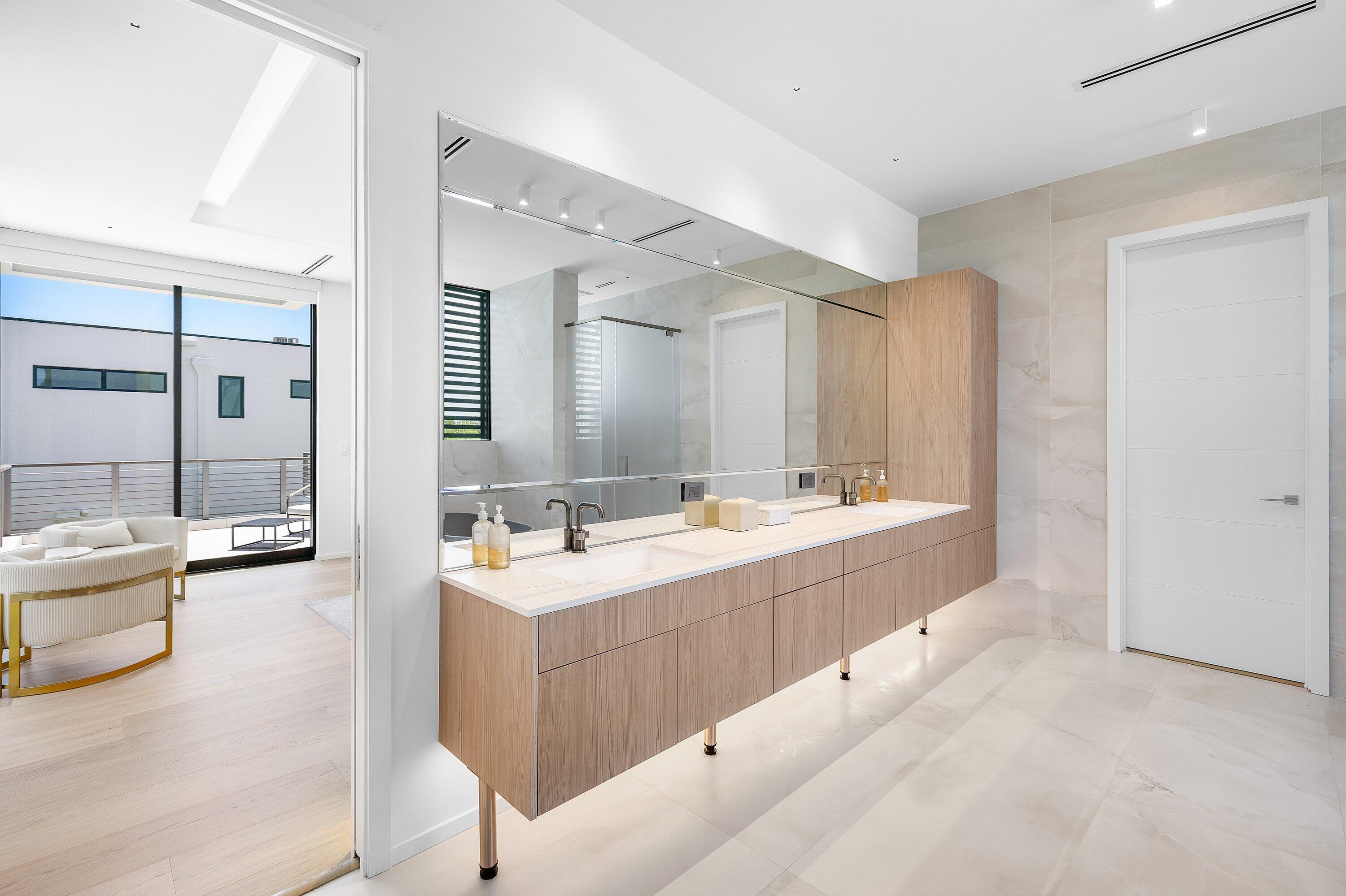 1650 E Terra Mar Drive, Lauderdale-By-The-Sea