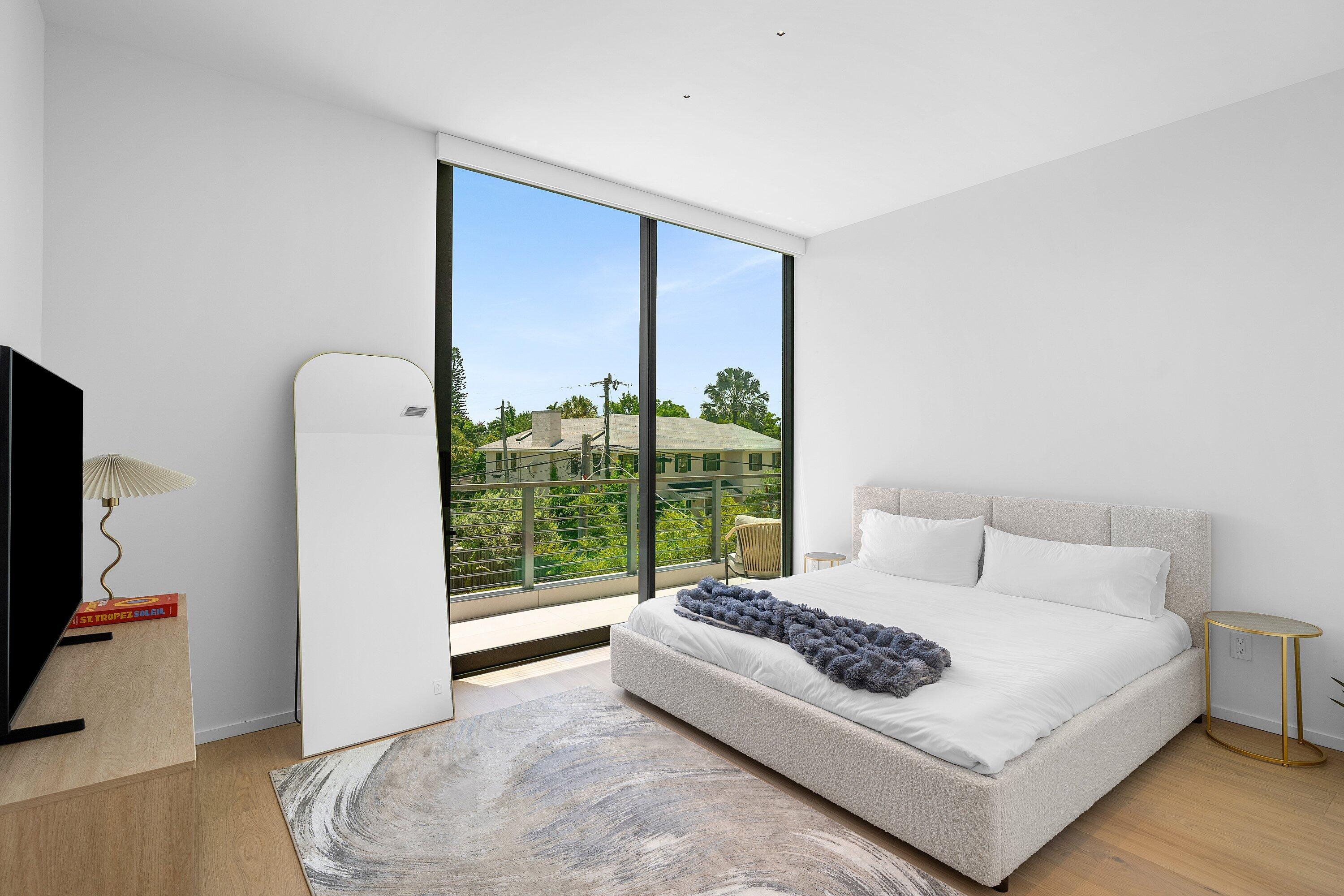 1650 E Terra Mar Drive, Lauderdale-By-The-Sea