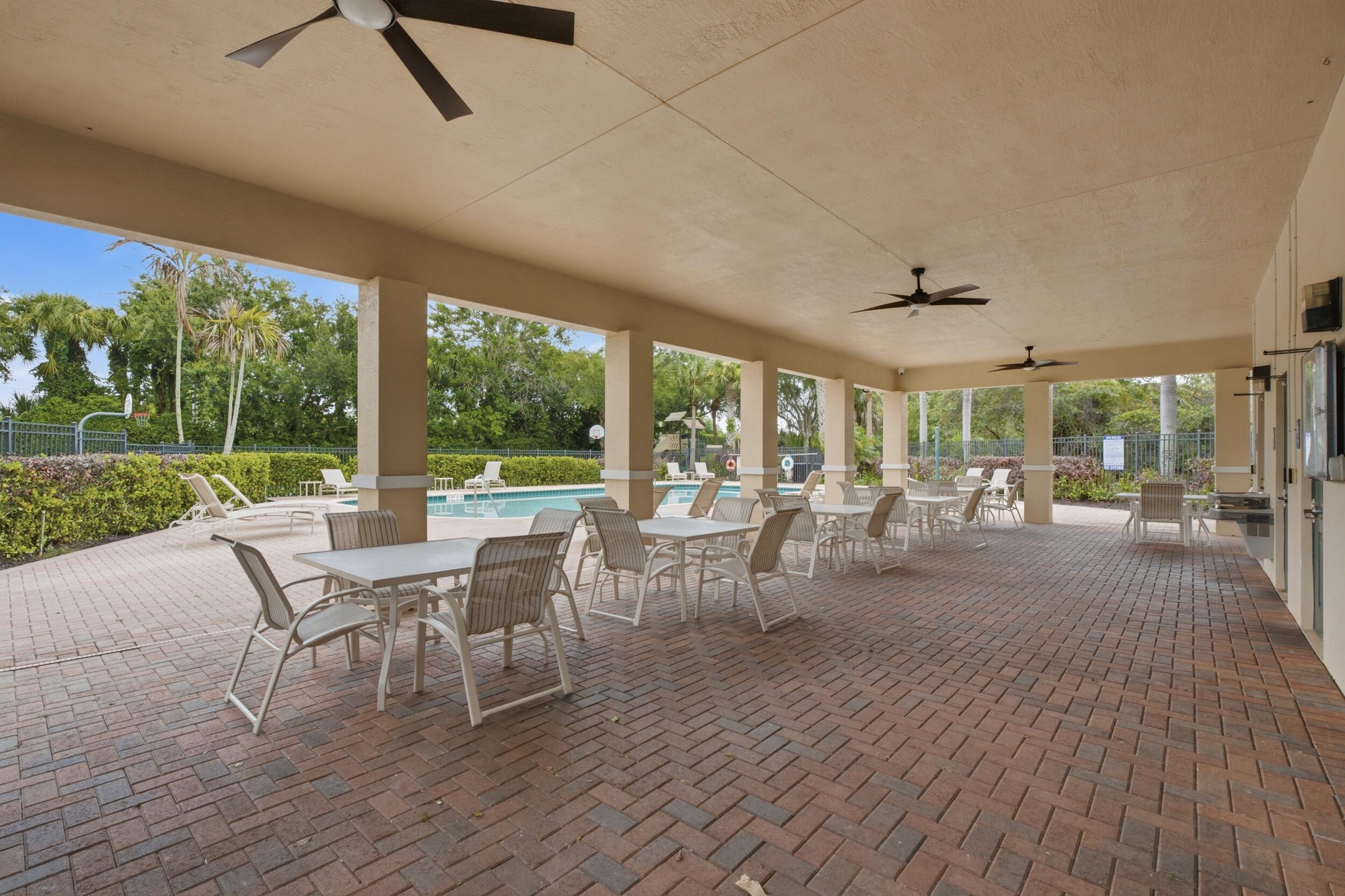 4257 SW PINE COVE Court
