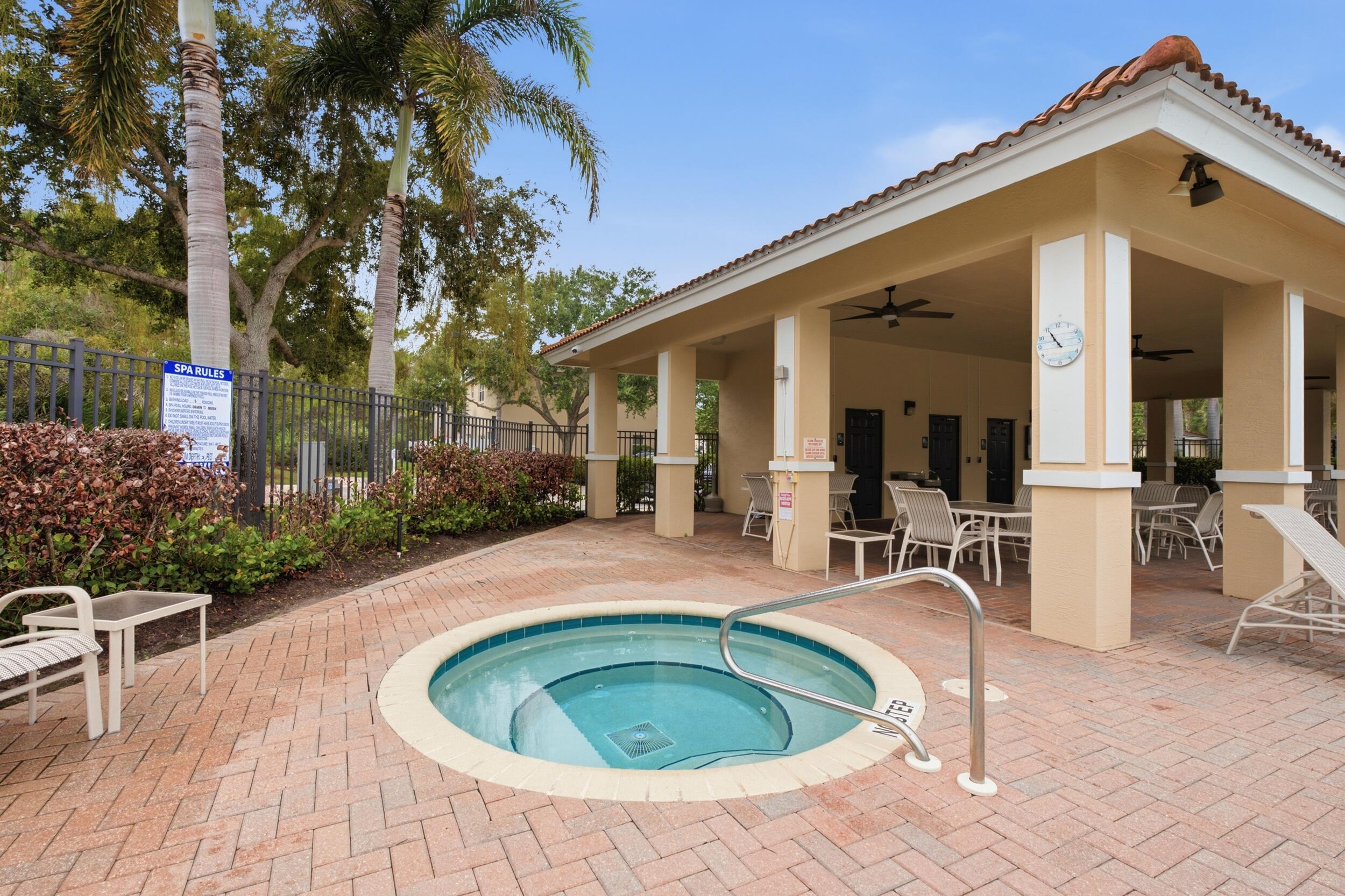 4257 SW PINE COVE Court