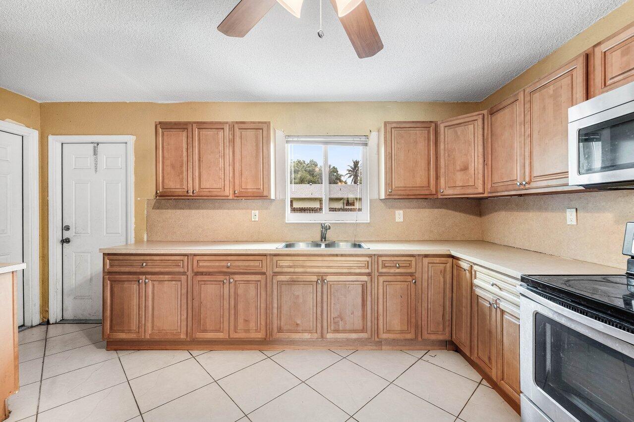 2011 SW 99TH Terrace